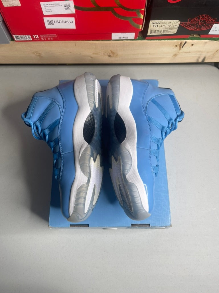 Jordan 11 Retro Pantone