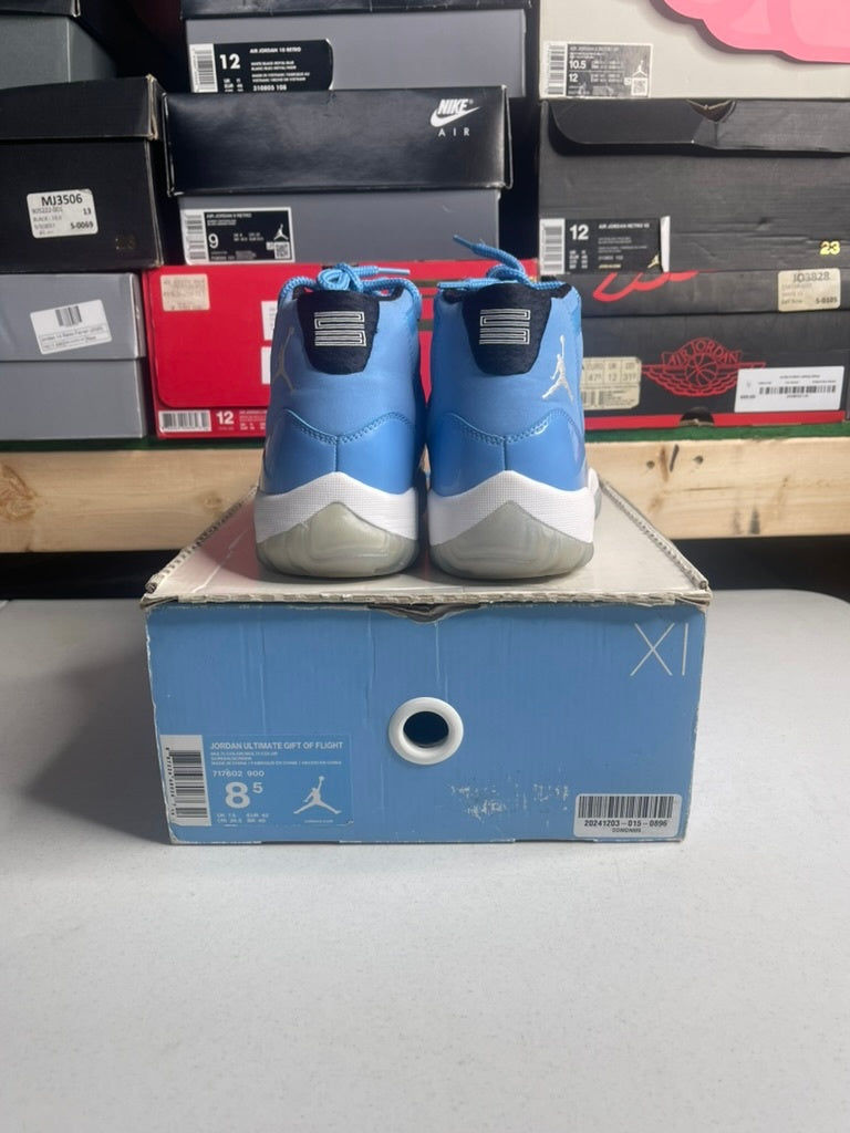 Jordan 11 Retro Pantone