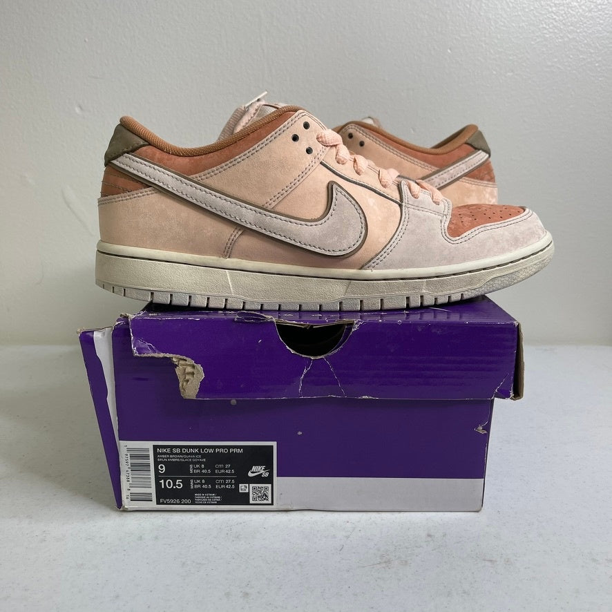Size 9 - Nike SB Dunk Low Trocadéro Gardens