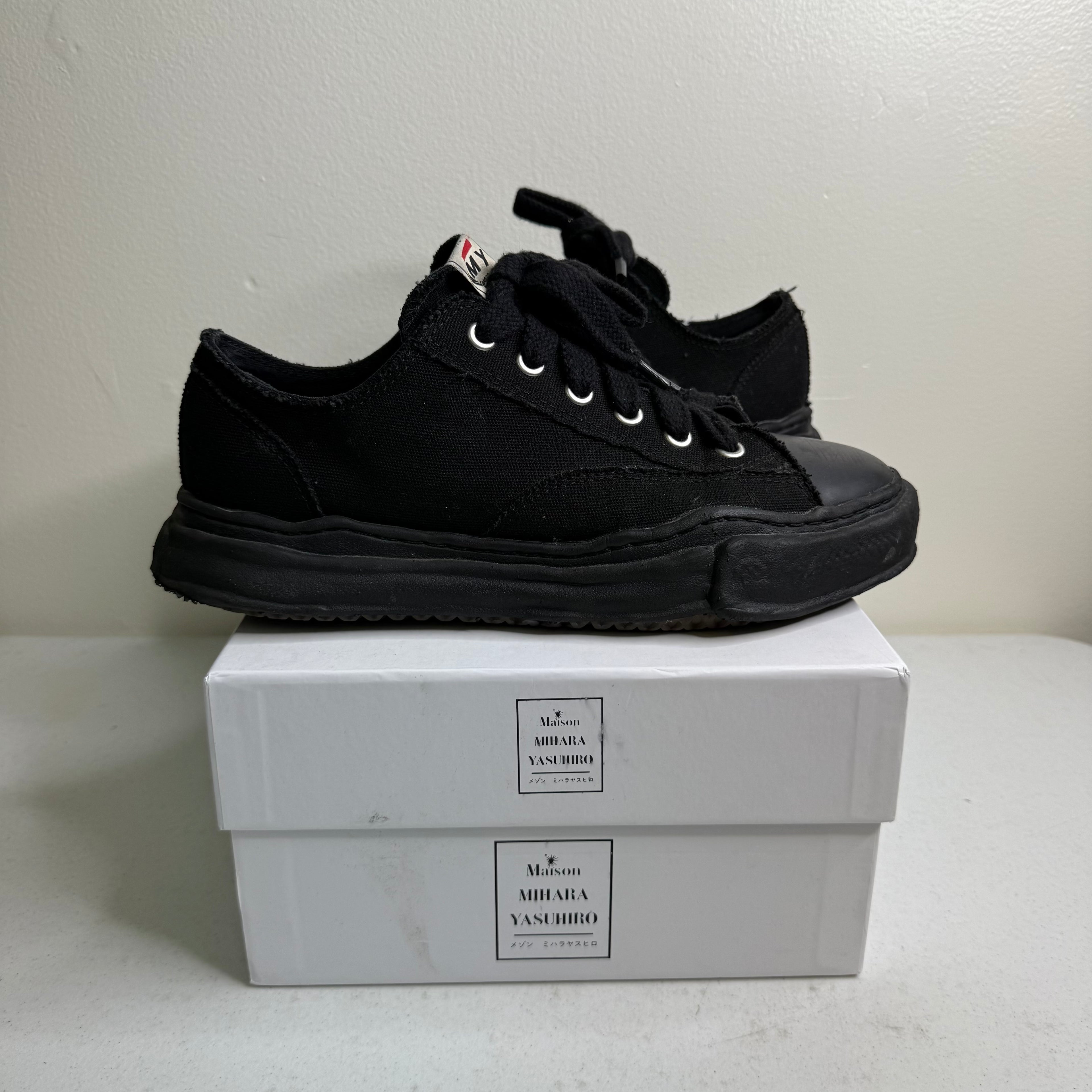 Maison Mihara Yasuhiro Peterson Black