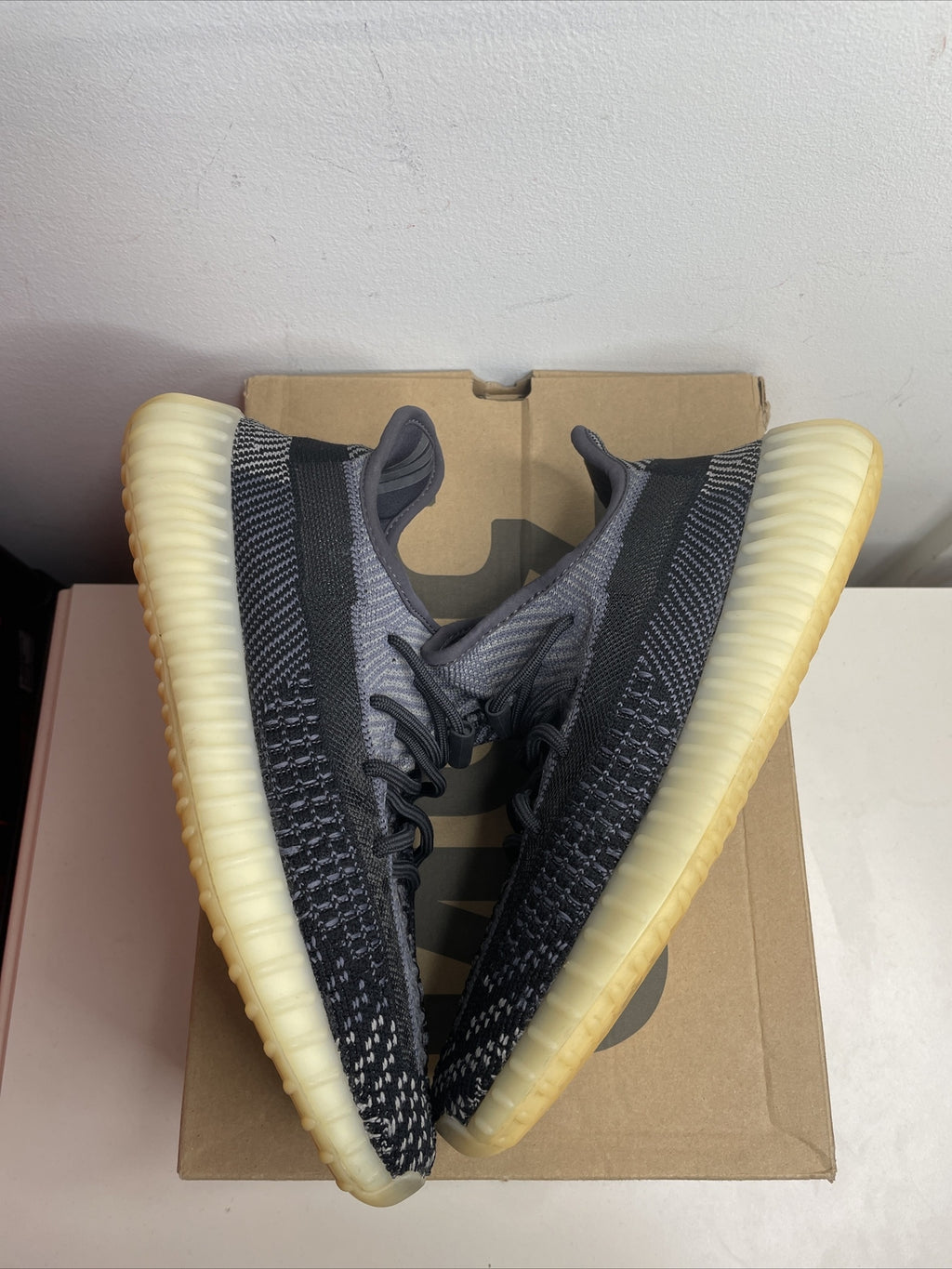 adidas Yeezy Boost 350 V2 Carbon