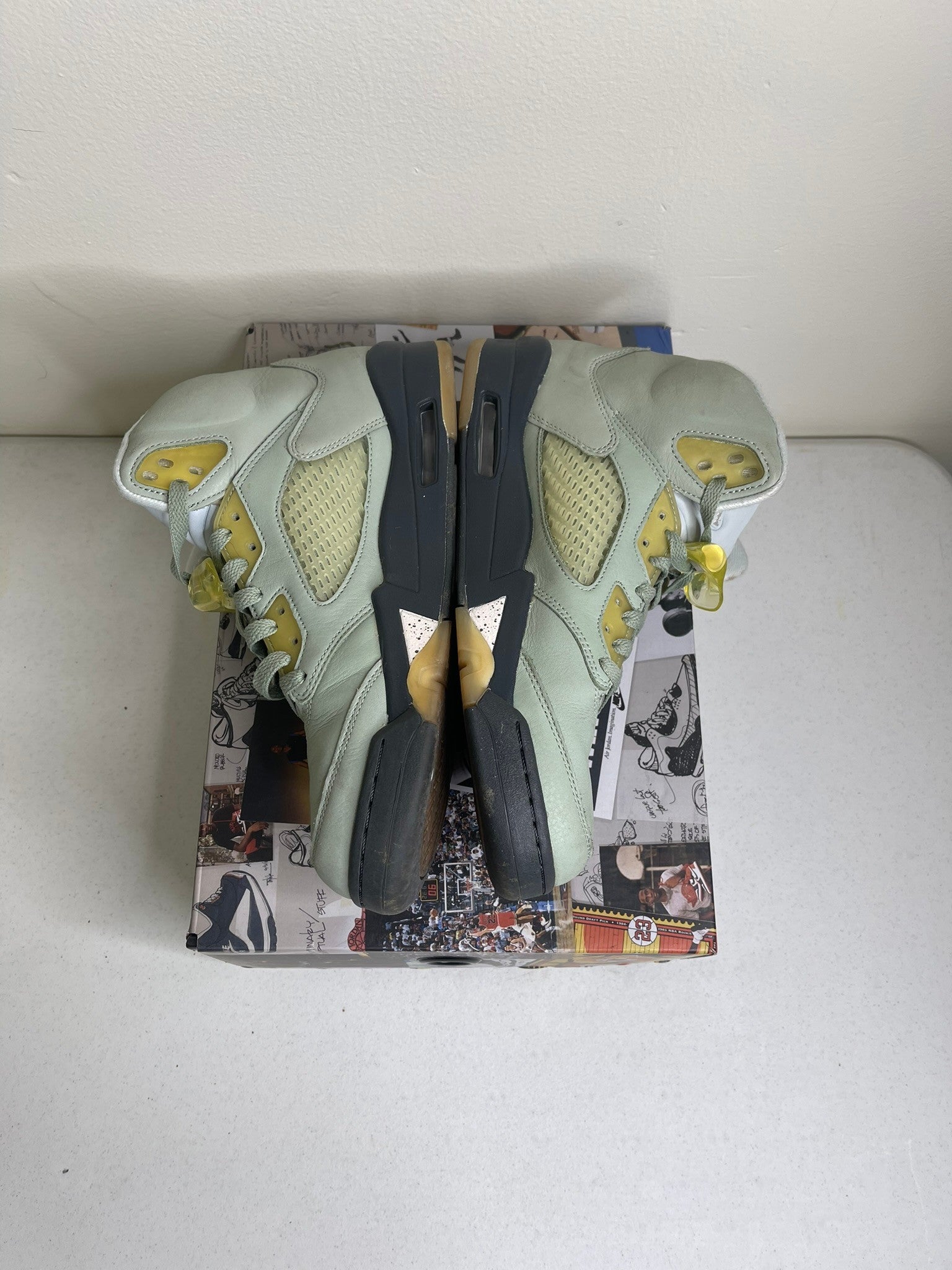 Size 9.5 - Jordan 5 Retro Jade Horizon