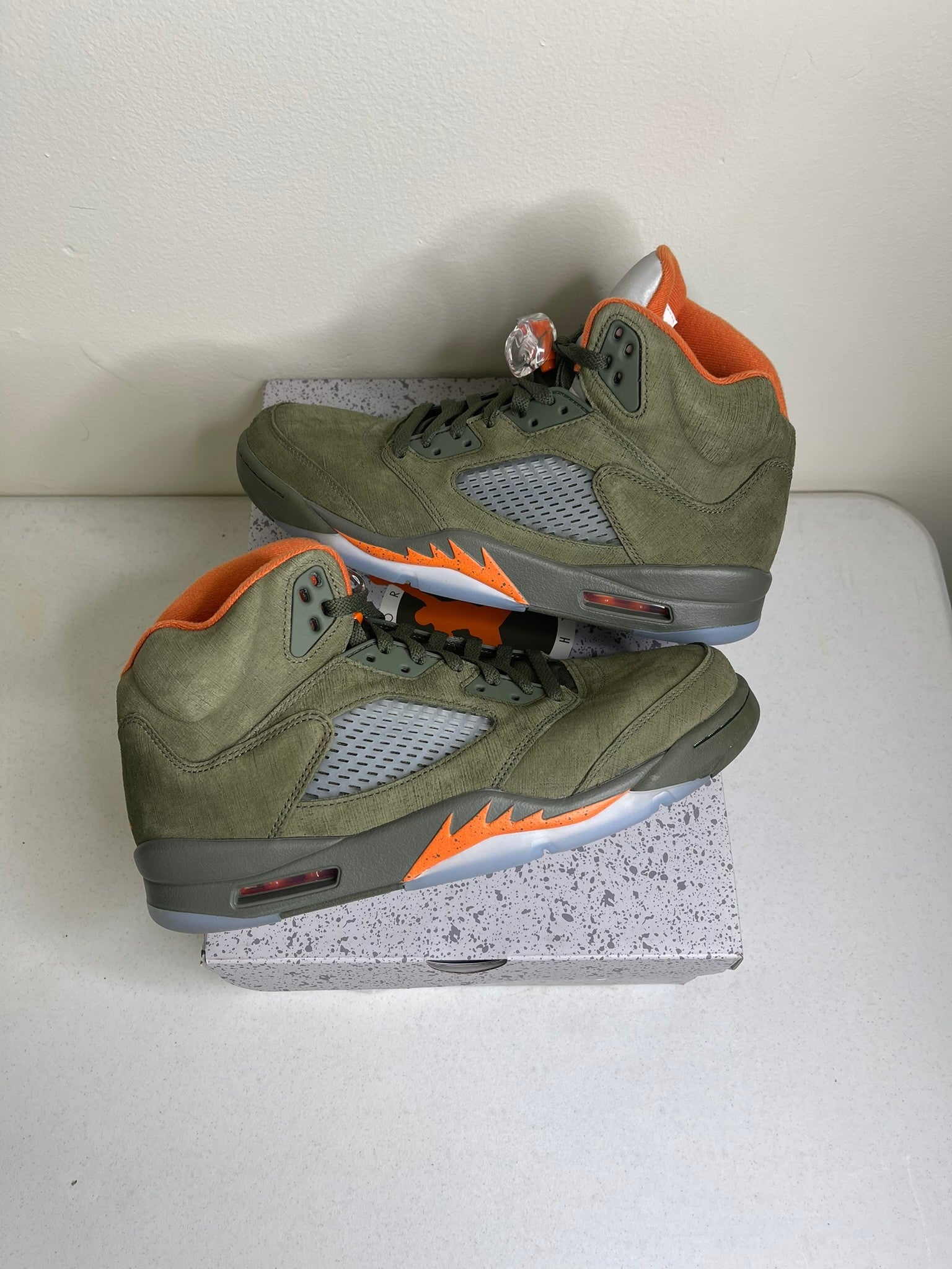 Size 11 - Jordan 5 Retro Olive (2024)