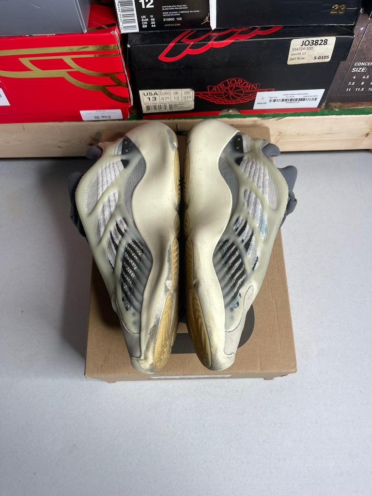 Size 11 - adidas Yeezy 700 V3 Fade Salt