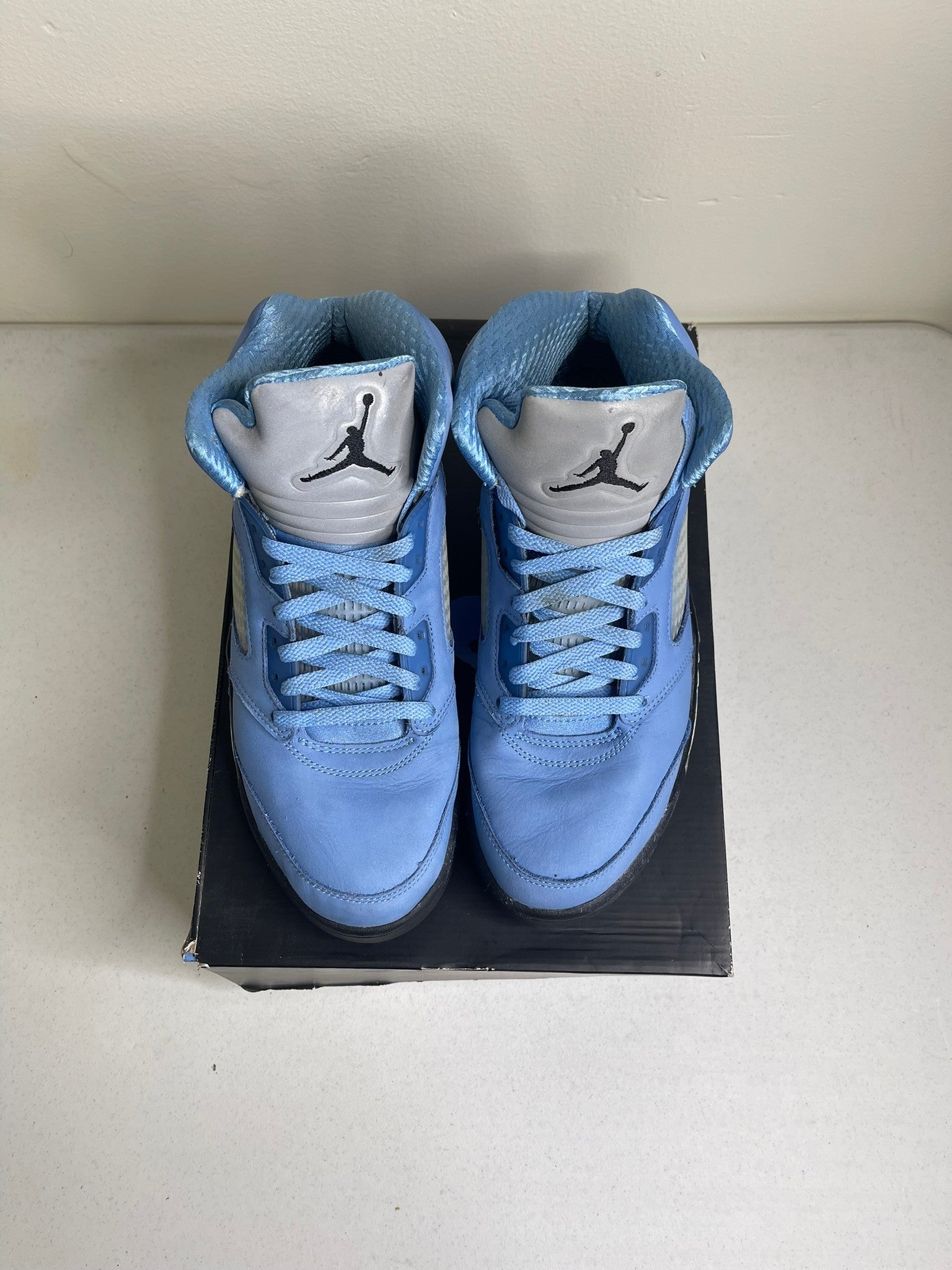 Size 9.5 - Jordan 5 Retro UNC University Blue
