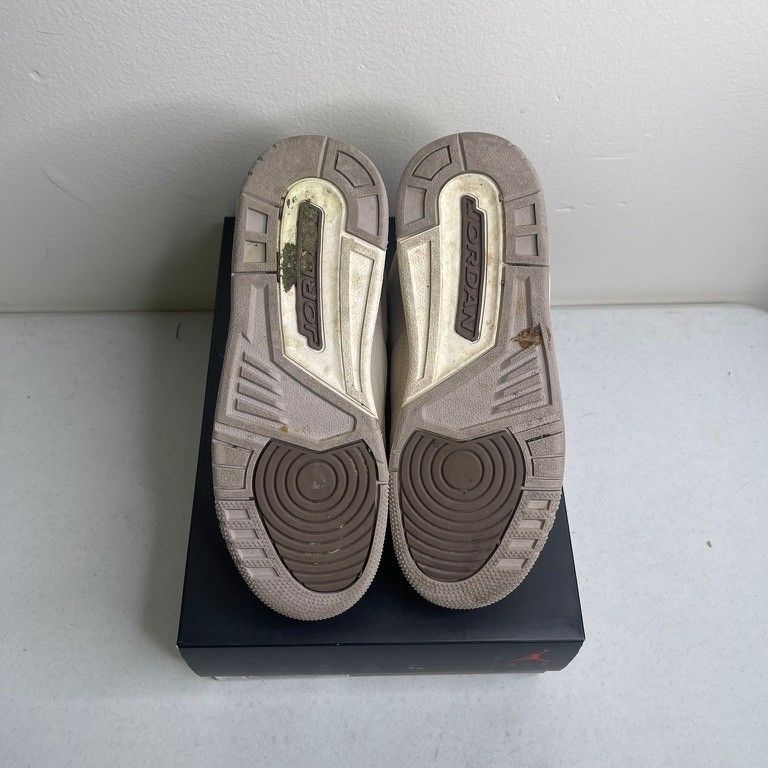 Size 5y - Jordan 3 Retro Palomino (GS)