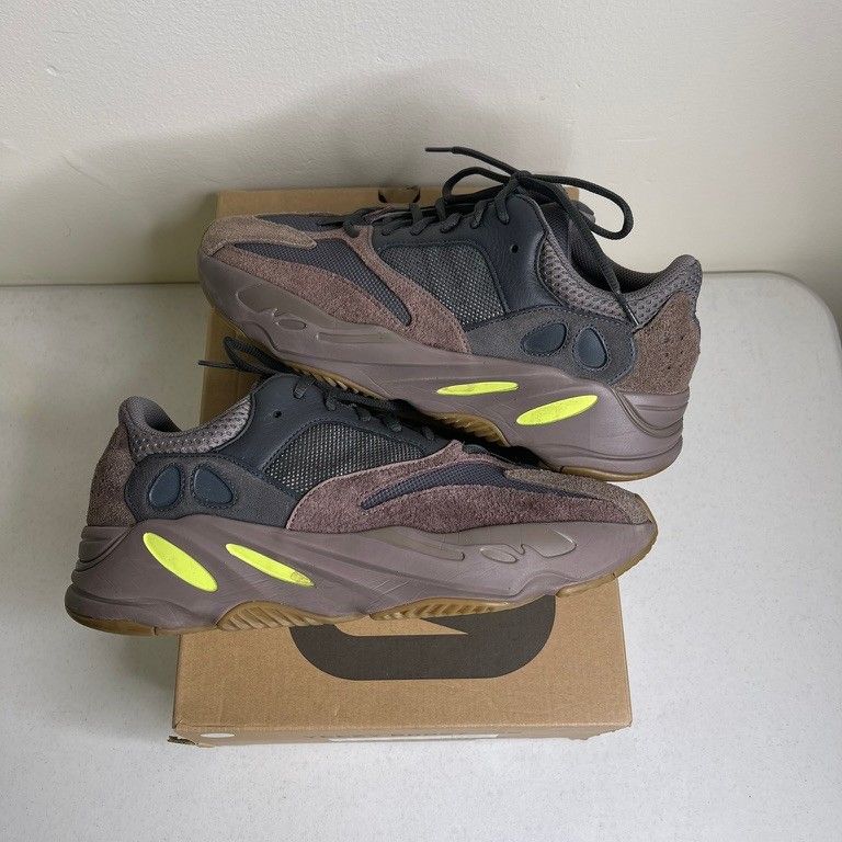 Size 10.5 - adidas Yeezy Boost 700 Mauve