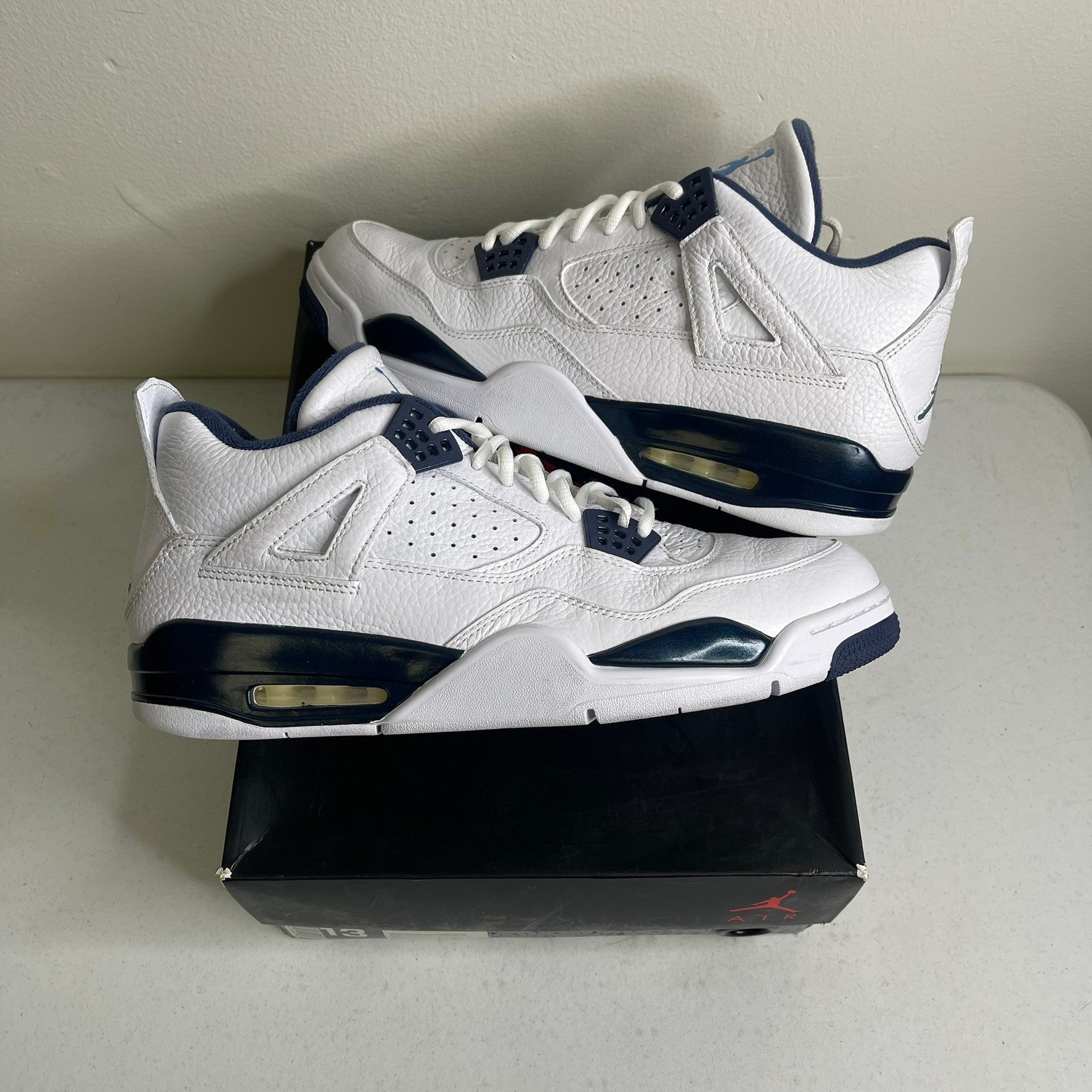 Jordan 4 Retro Columbia (2015)