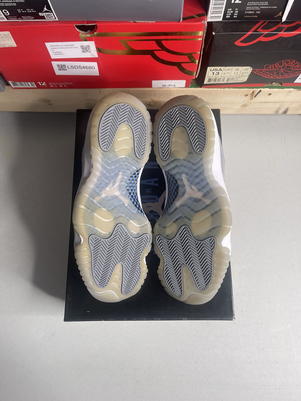 Jordan 11 Retro Low Cement Grey