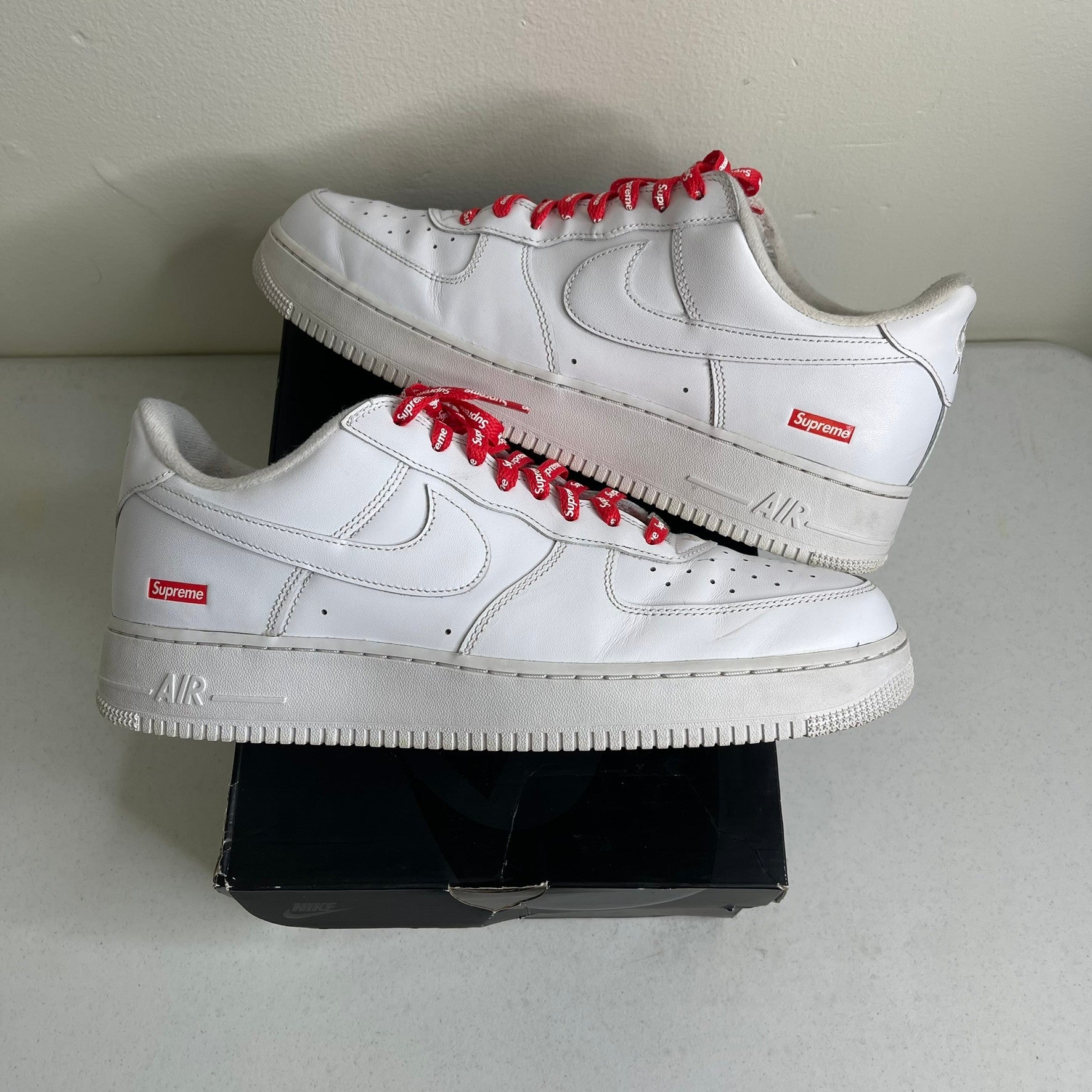 Nike Air Force 1 Low Supreme White