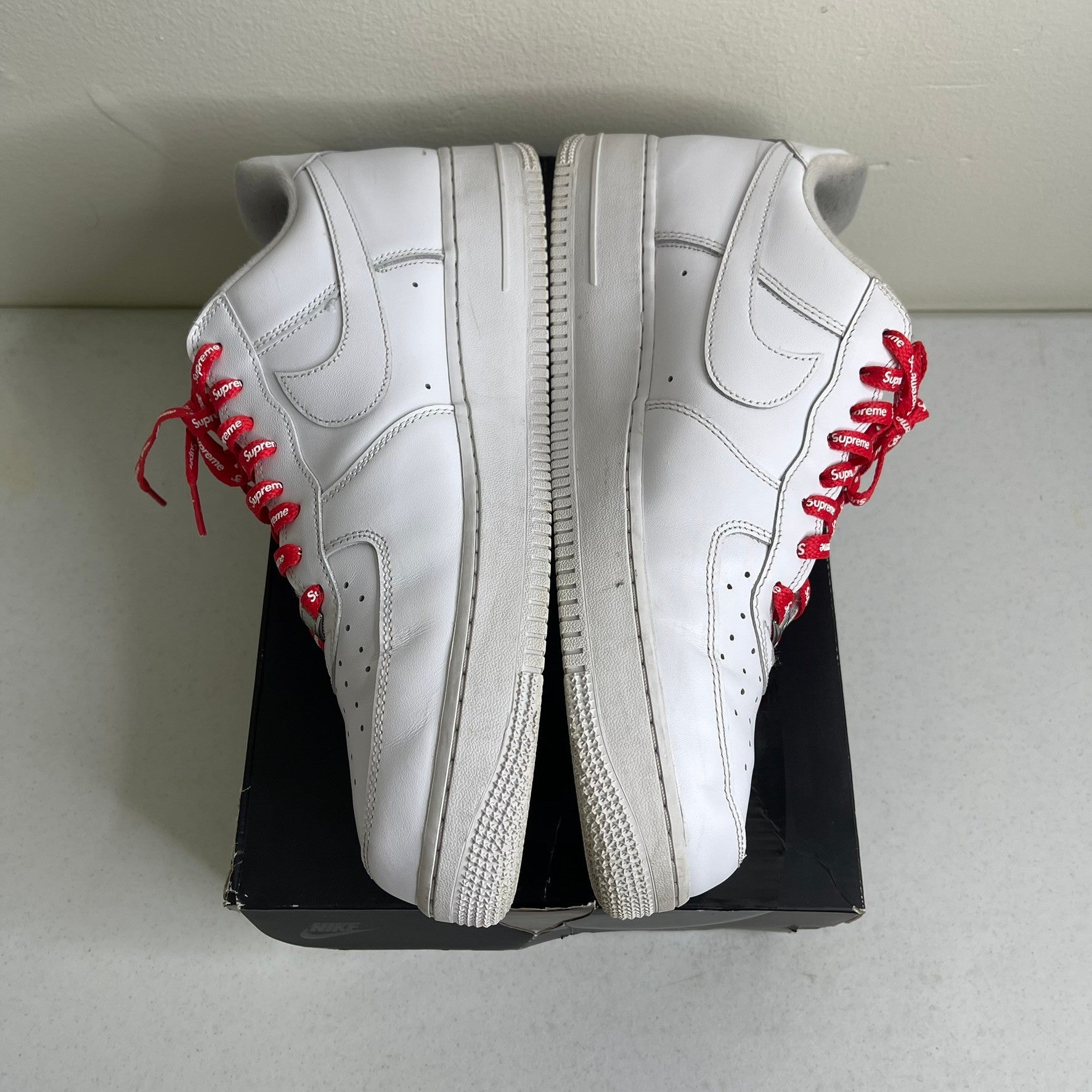 Nike Air Force 1 Low Supreme White