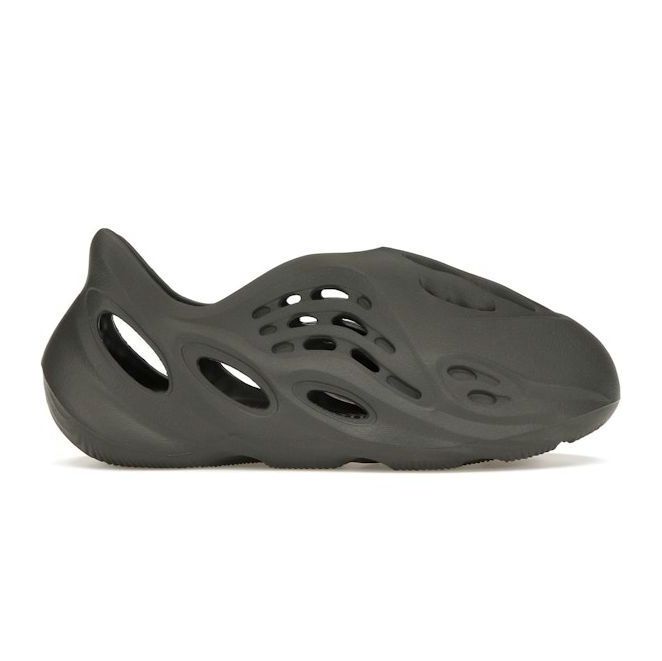 Size 1y - adidas Yeezy Foam RNR Carbon Kids