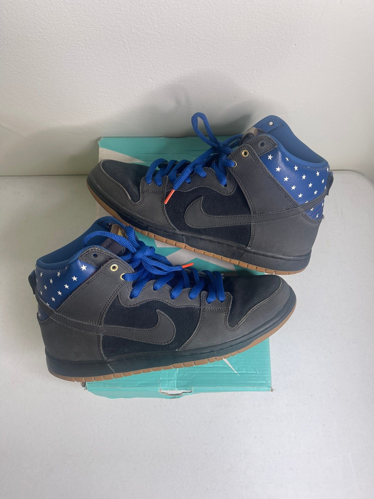 Nike SB Dunk High Captain America