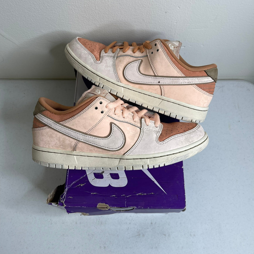 Size 9 - Nike SB Dunk Low Trocadéro Gardens