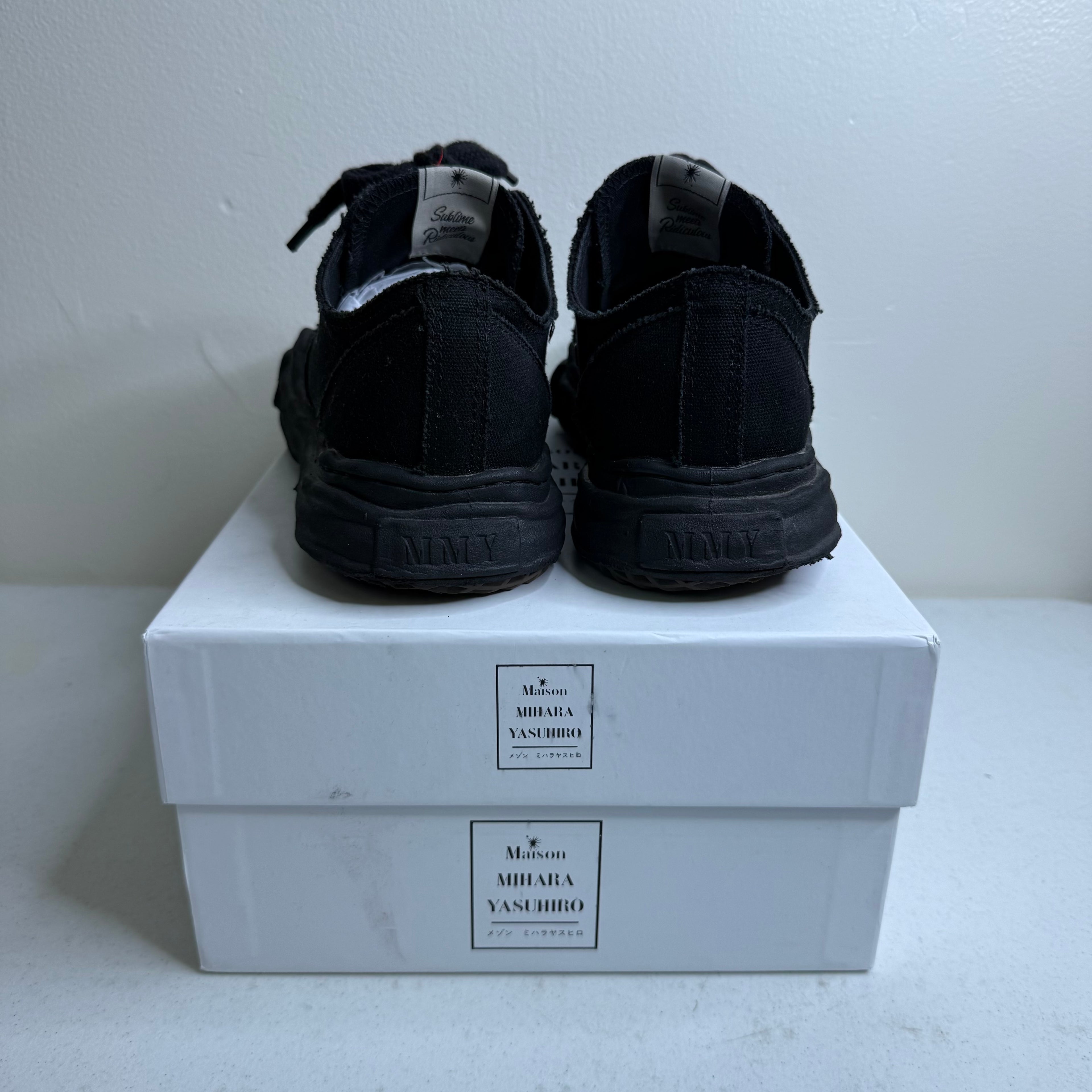 Maison Mihara Yasuhiro Peterson Black