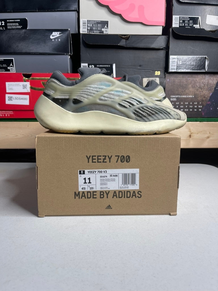 Size 11 - adidas Yeezy 700 V3 Fade Salt