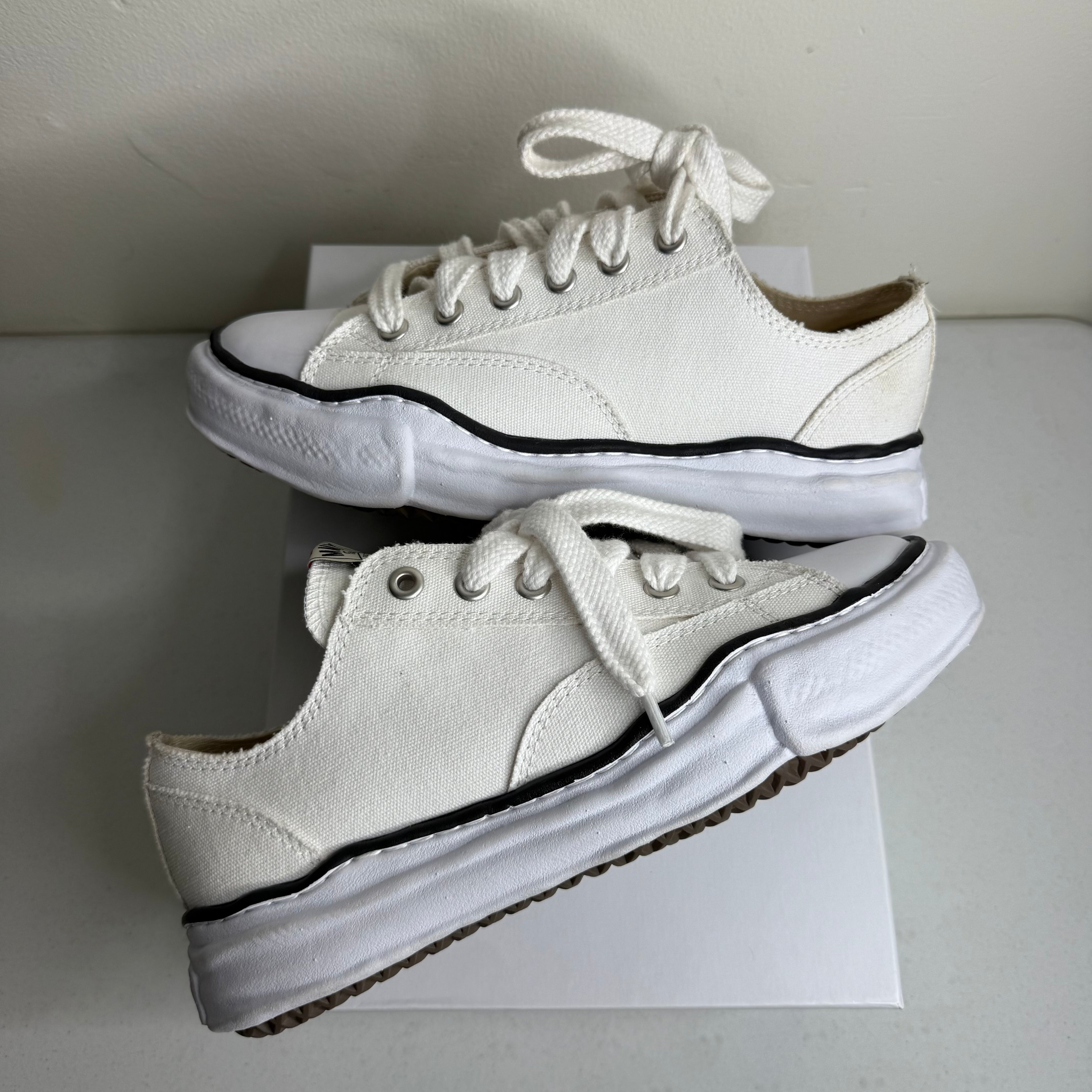 Maison Mihara Yasuhiro Peterson Canvas Low
