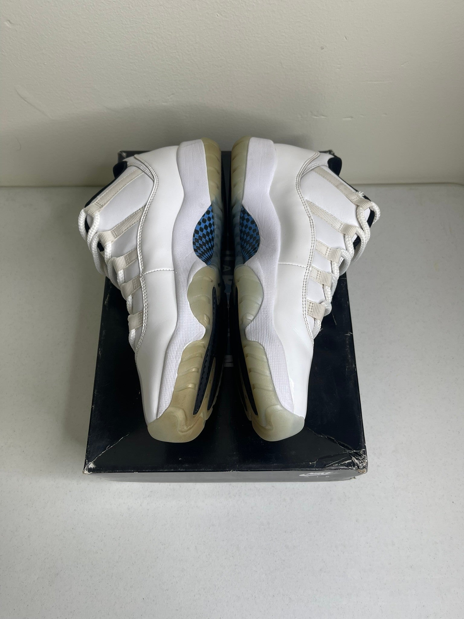 Jordan 11 Retro Low Legend Blue