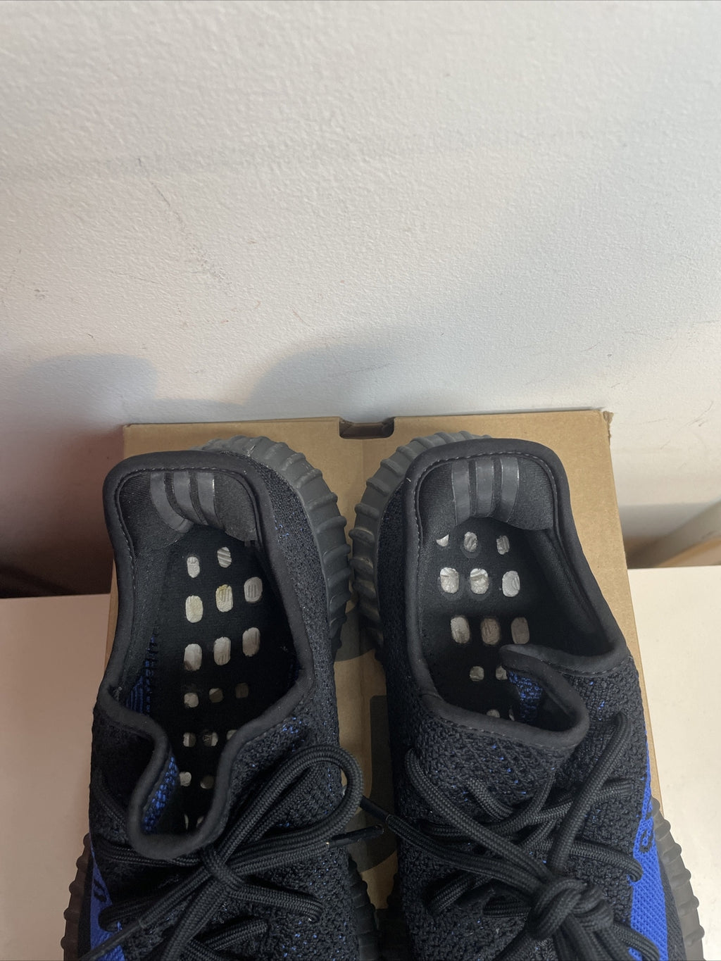 adidas Yeezy Boost 350 V2 Dazzling Blue