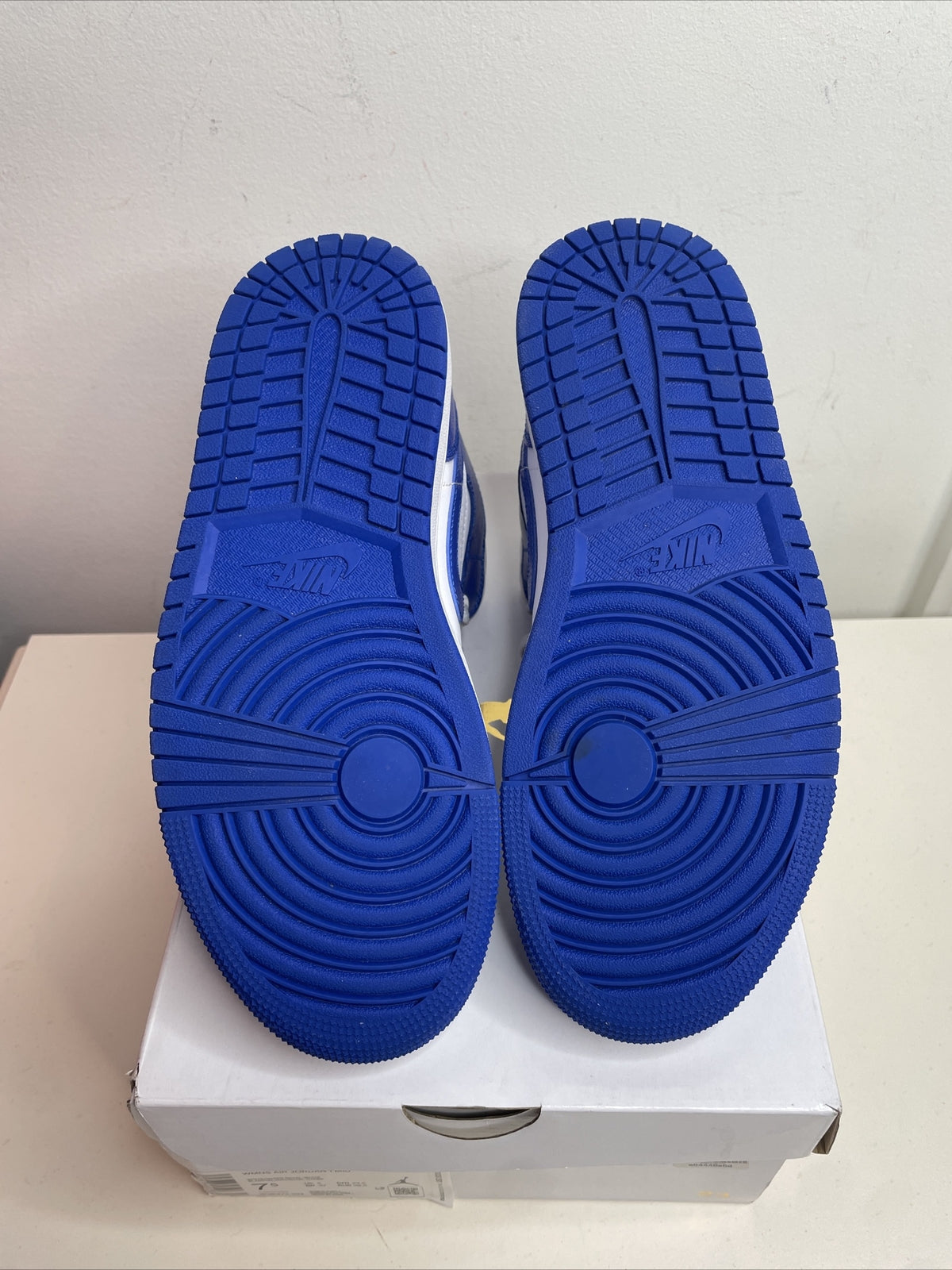 Size 7.5w - Jordan 1 Mid Kentucky Blue (Women's)