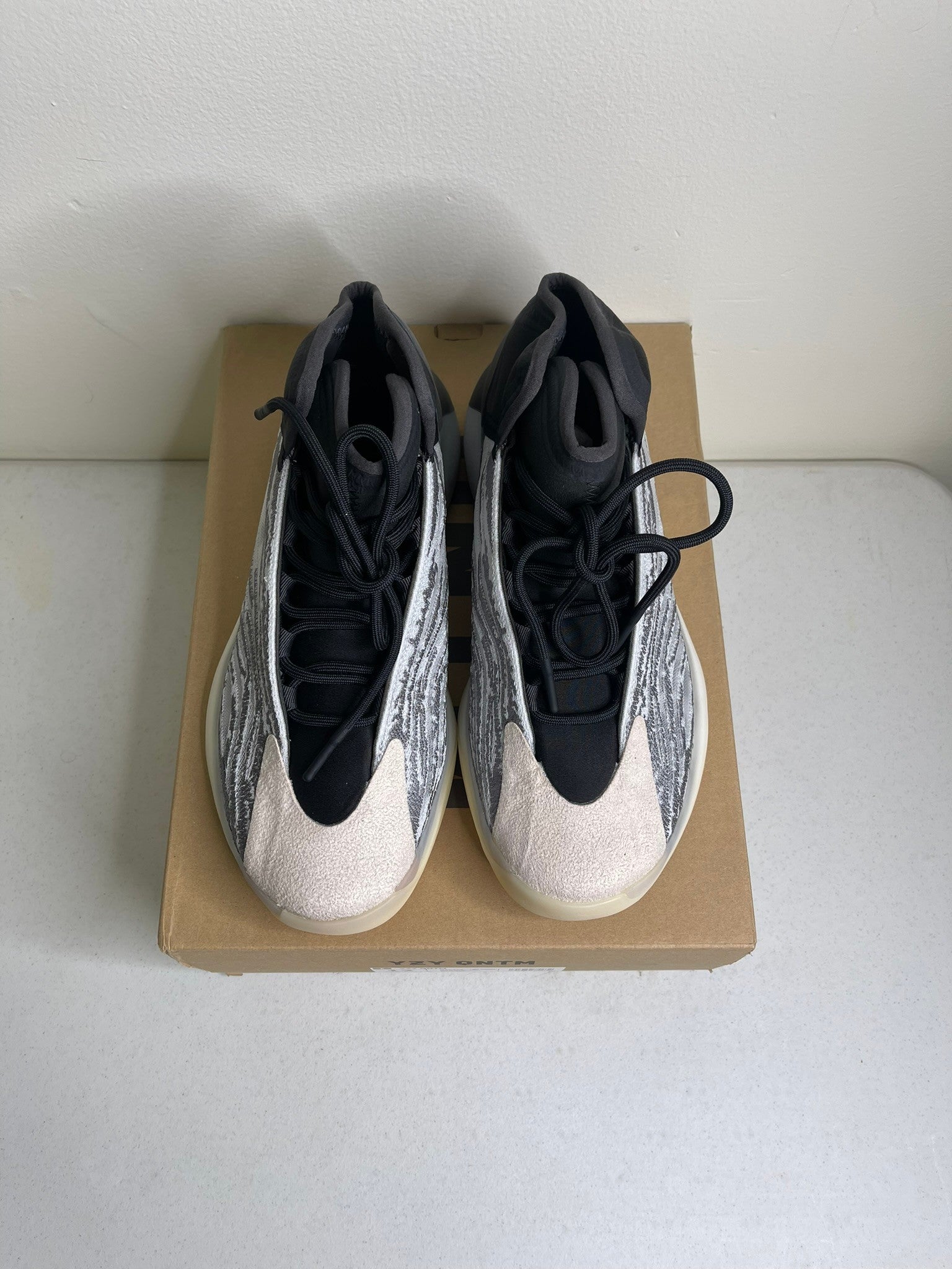 adidas Yeezy QNTM (Lifestyle Model)
