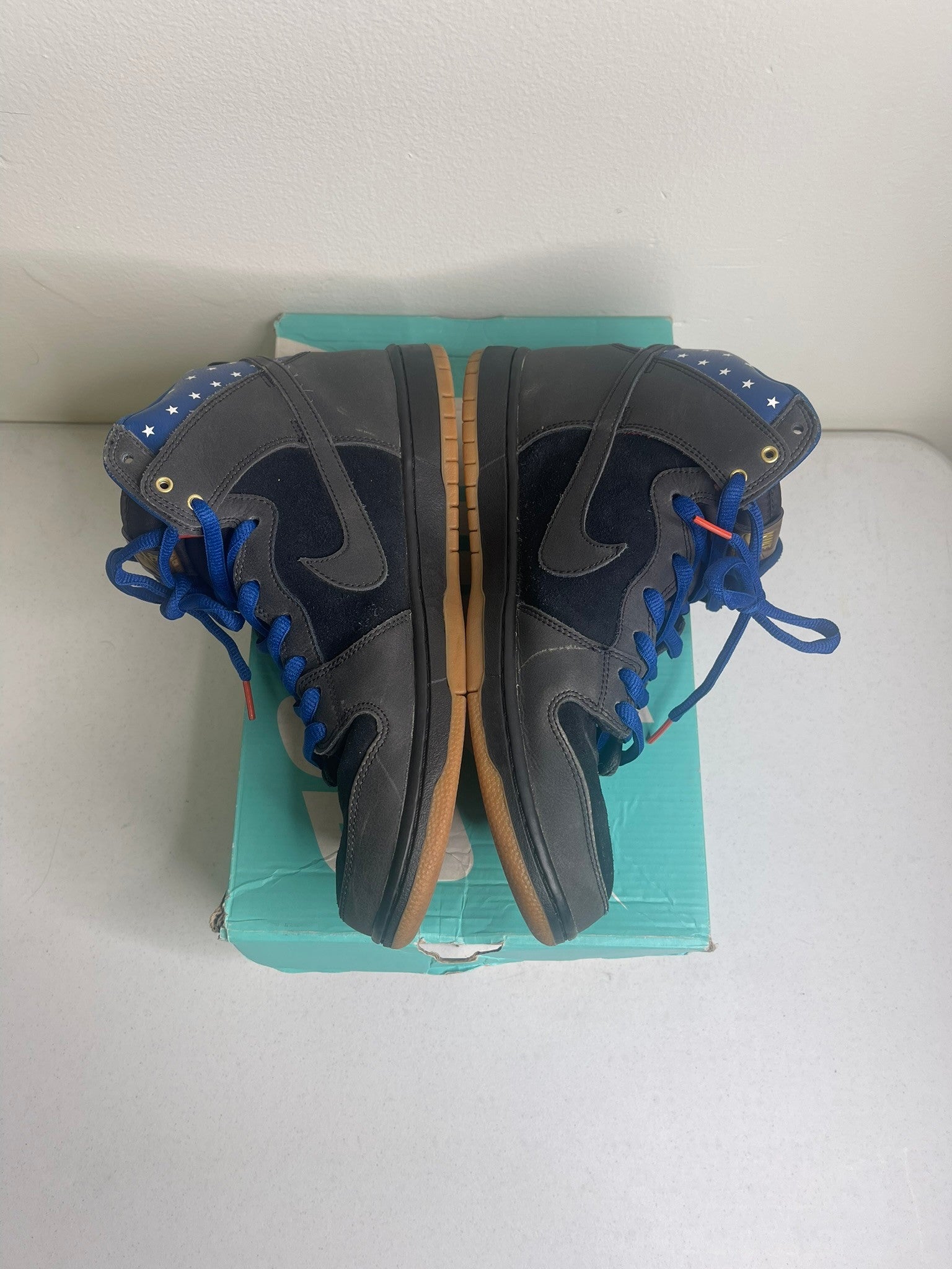 Nike SB Dunk High Captain America