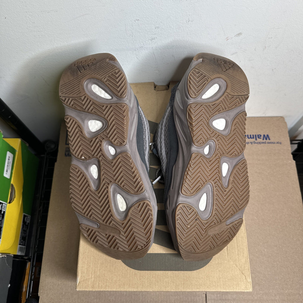 adidas Yeezy Boost 700 V2 Mauve