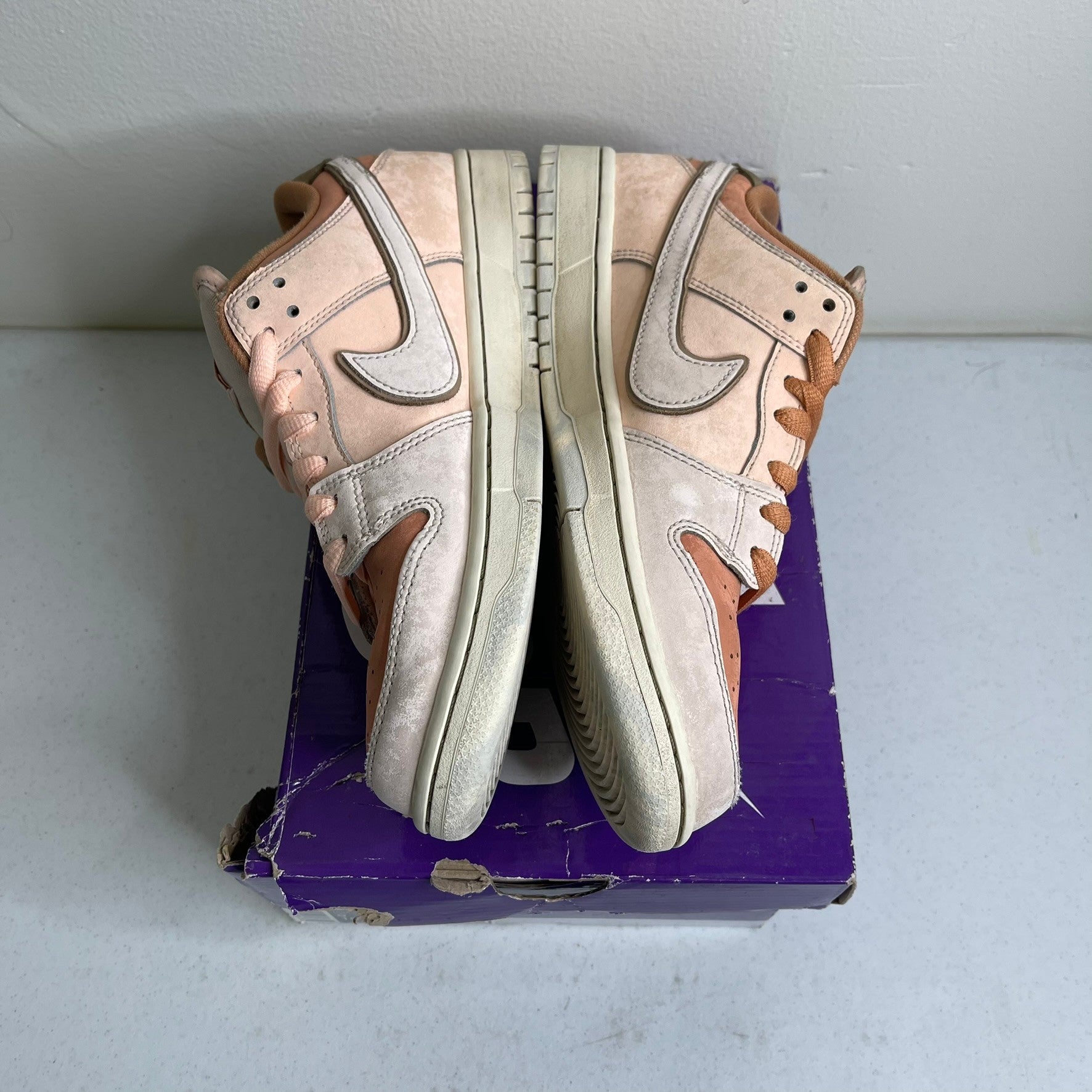 Size 9 - Nike SB Dunk Low Trocadéro Gardens