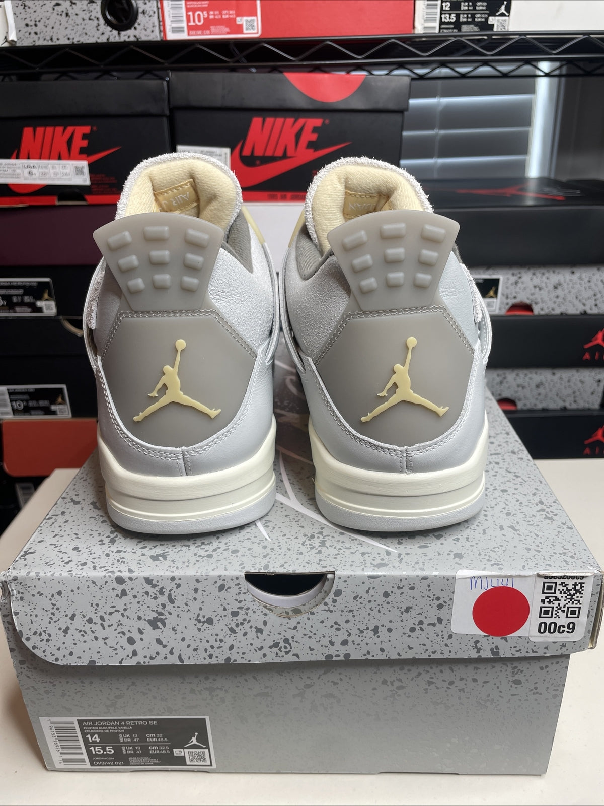 Jordan 4 Retro SE Craft Photon Dust