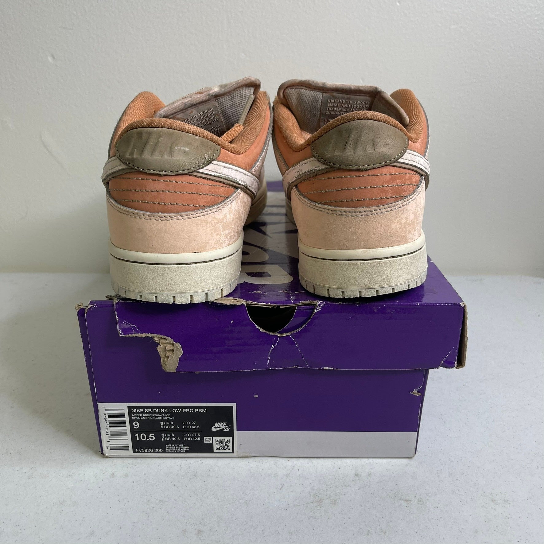 Size 9 - Nike SB Dunk Low Trocadéro Gardens