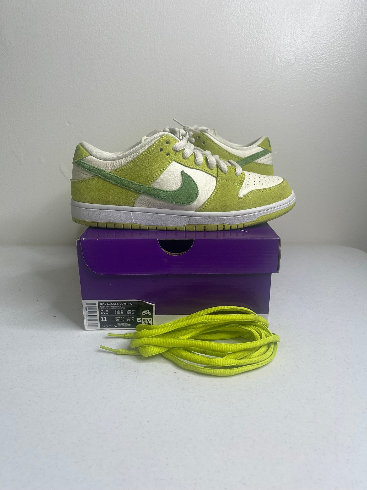Nike SB Dunk Low Green Apple