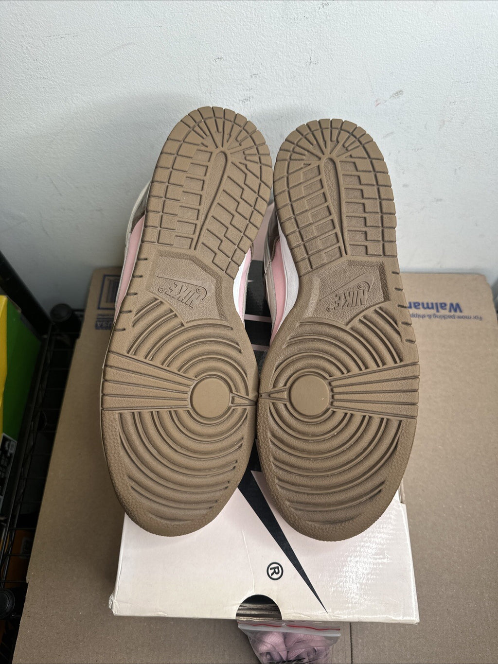 Nike SB Dunk Low Stussy Cherry