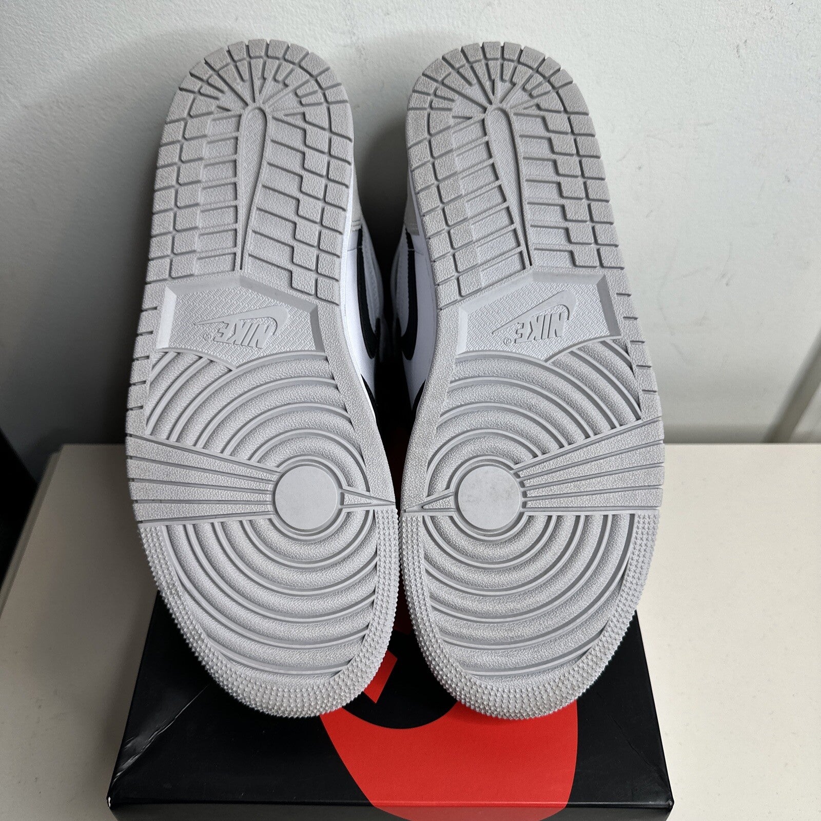 Size 9.5 - Jordan 1 Retro High OG Bleached Coral