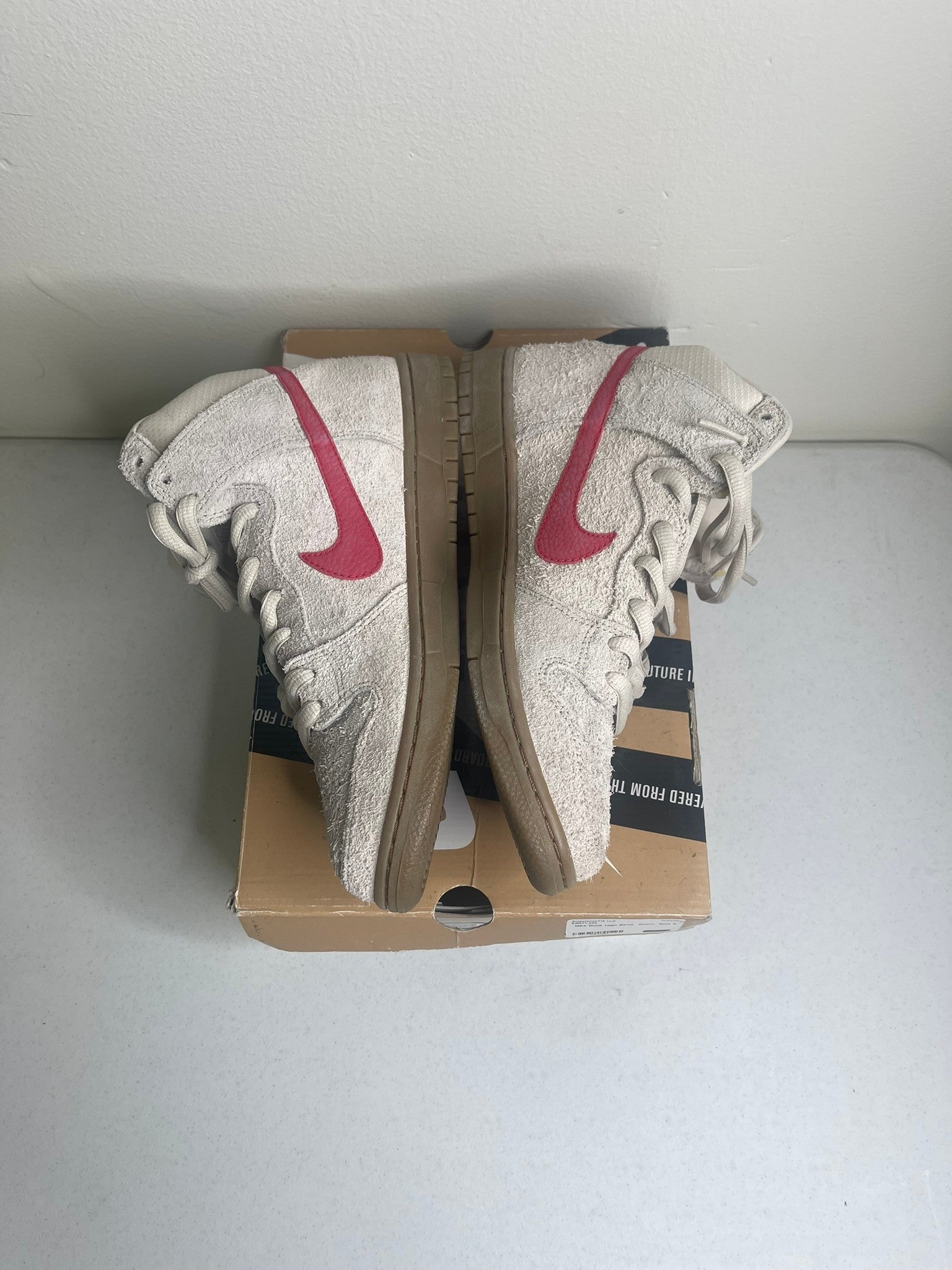 Nike Dunk High Pro SB Birch Hyper Red