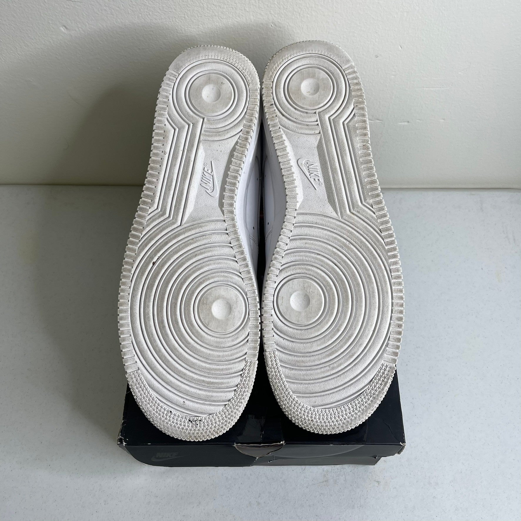 Nike Air Force 1 Low Supreme White