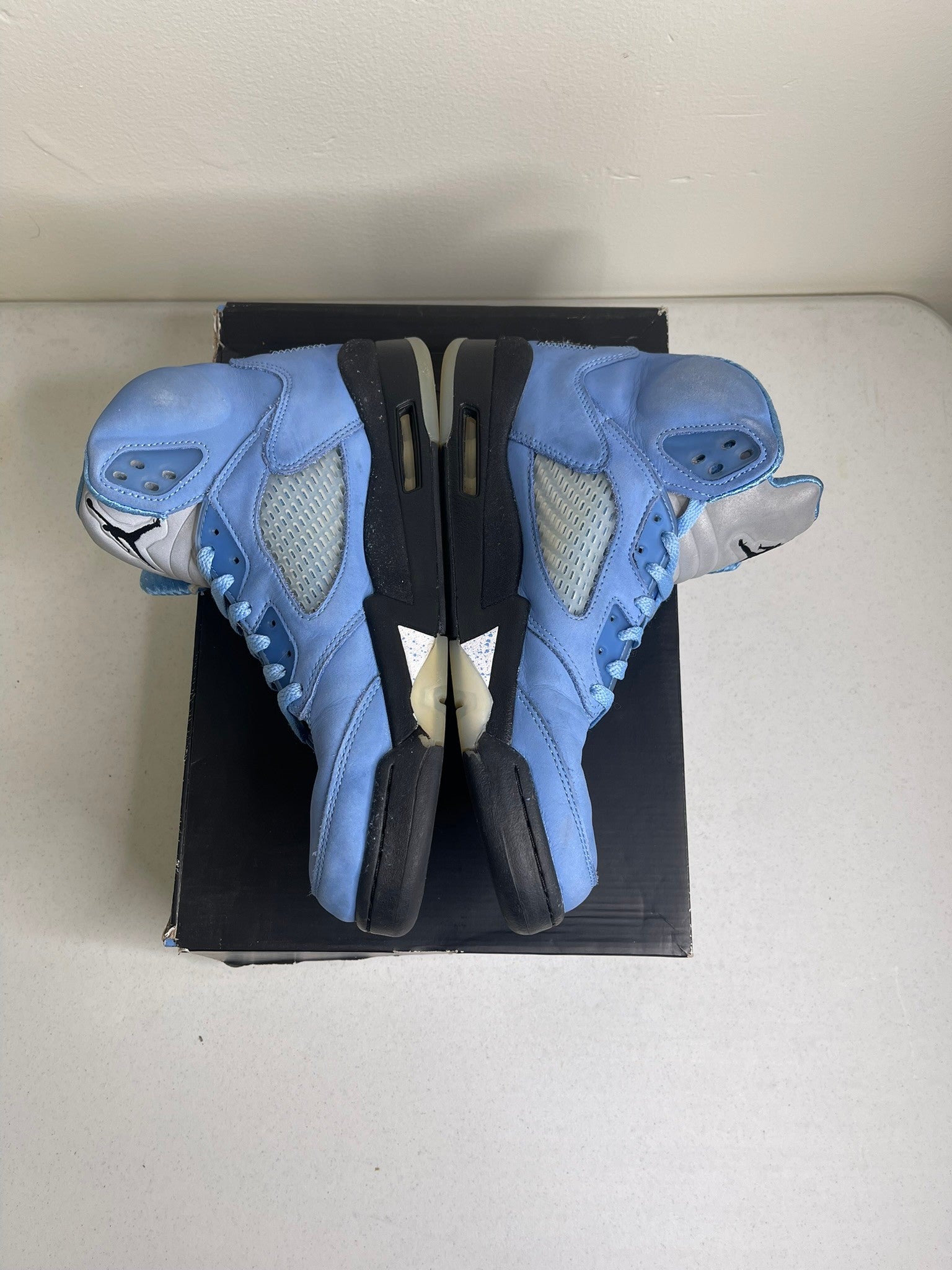 Size 9.5 - Jordan 5 Retro UNC University Blue