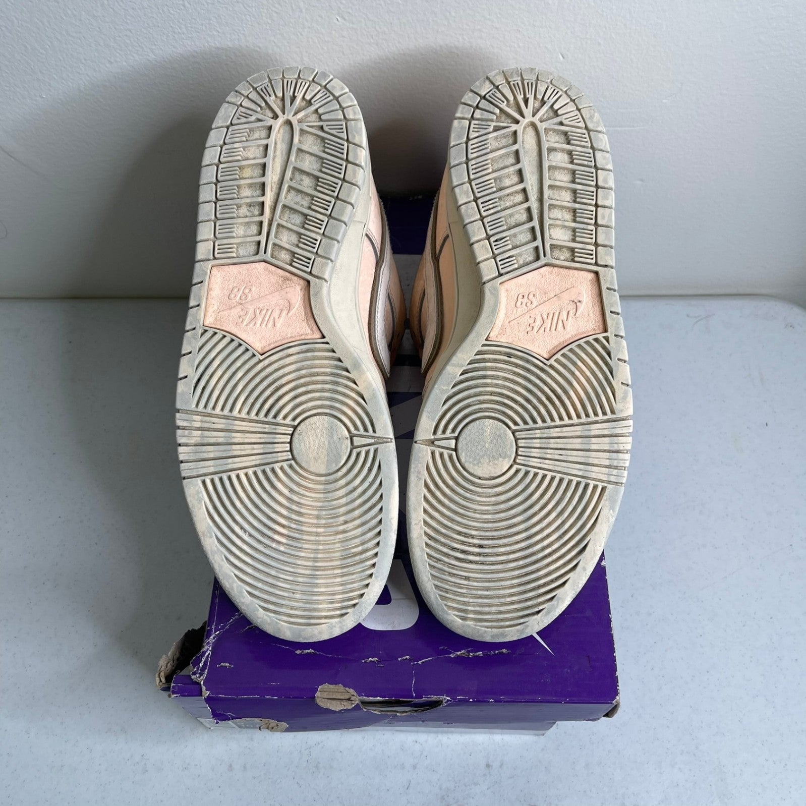 Size 9 - Nike SB Dunk Low Trocadéro Gardens