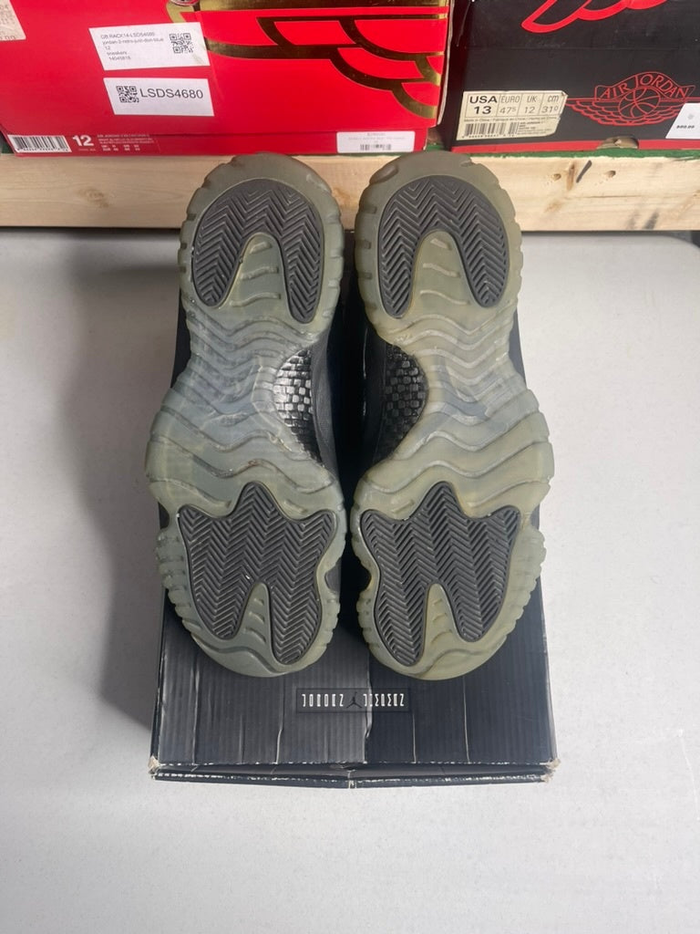 Size 9.5 - Jordan 11 Retro Cap and Gown