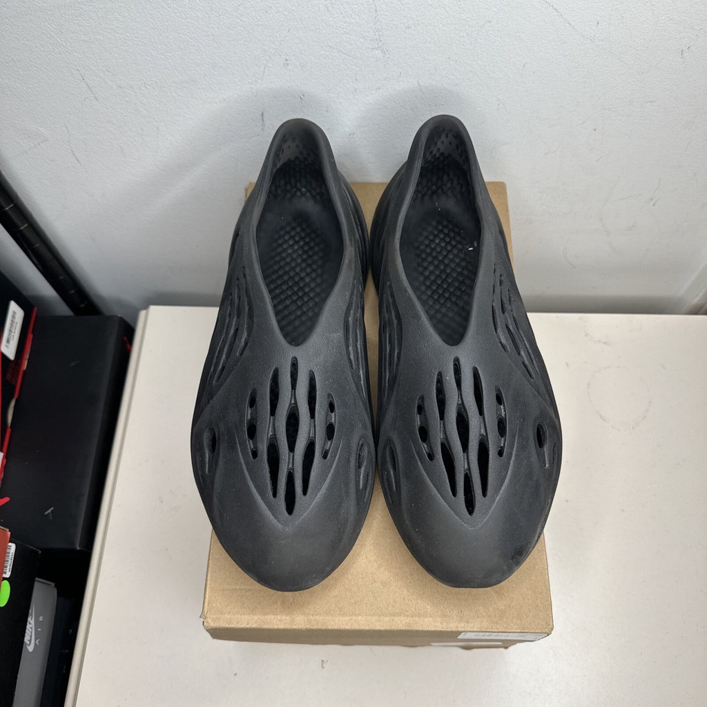 adidas Yeezy Foam RNR Onyx