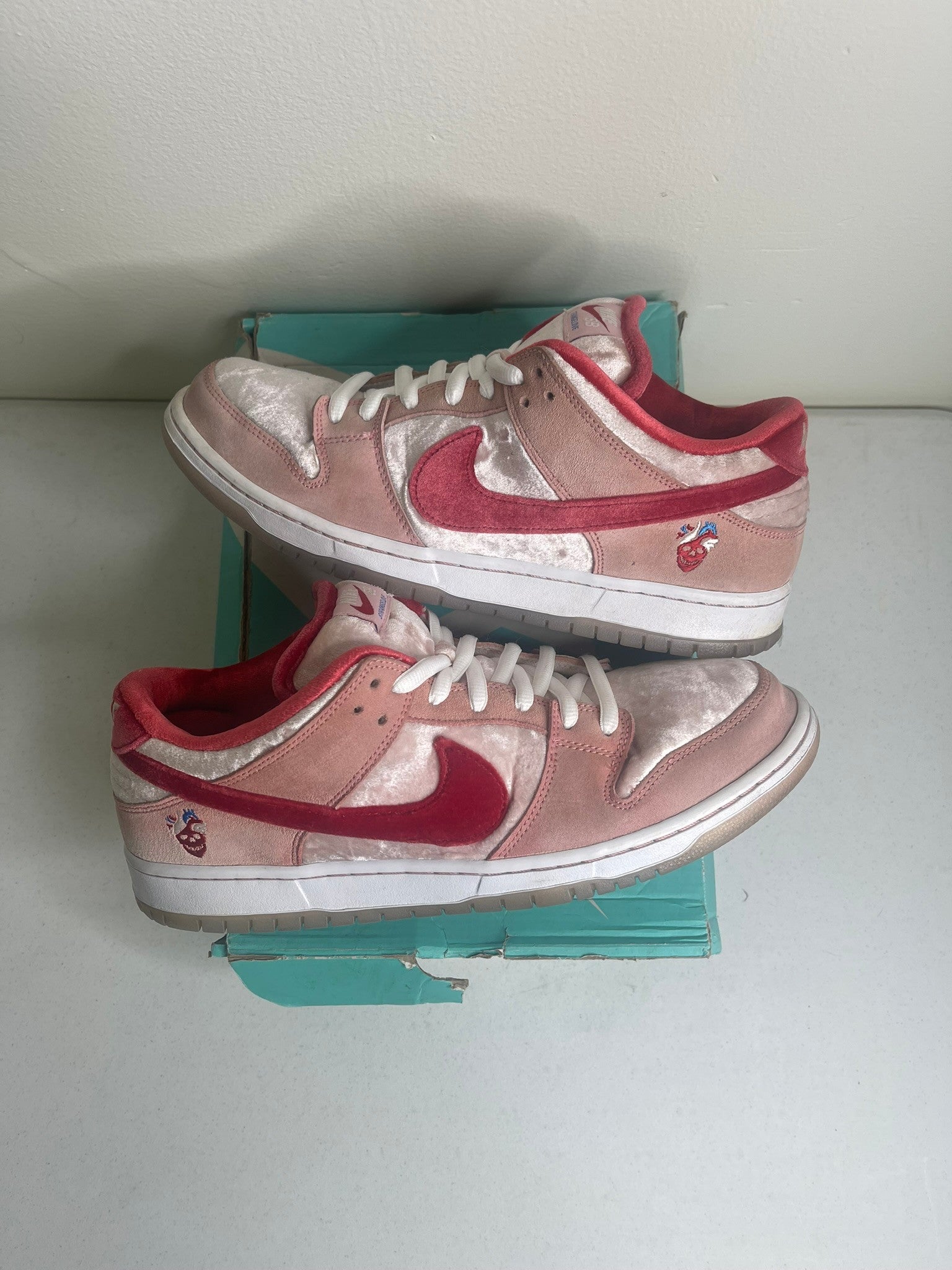 Nike SB Dunk Low StrangeLove Skateboards