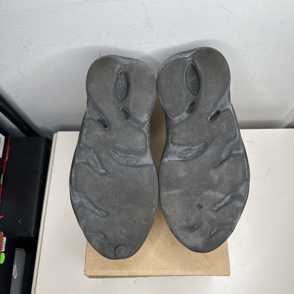 adidas Yeezy Foam RNR Onyx