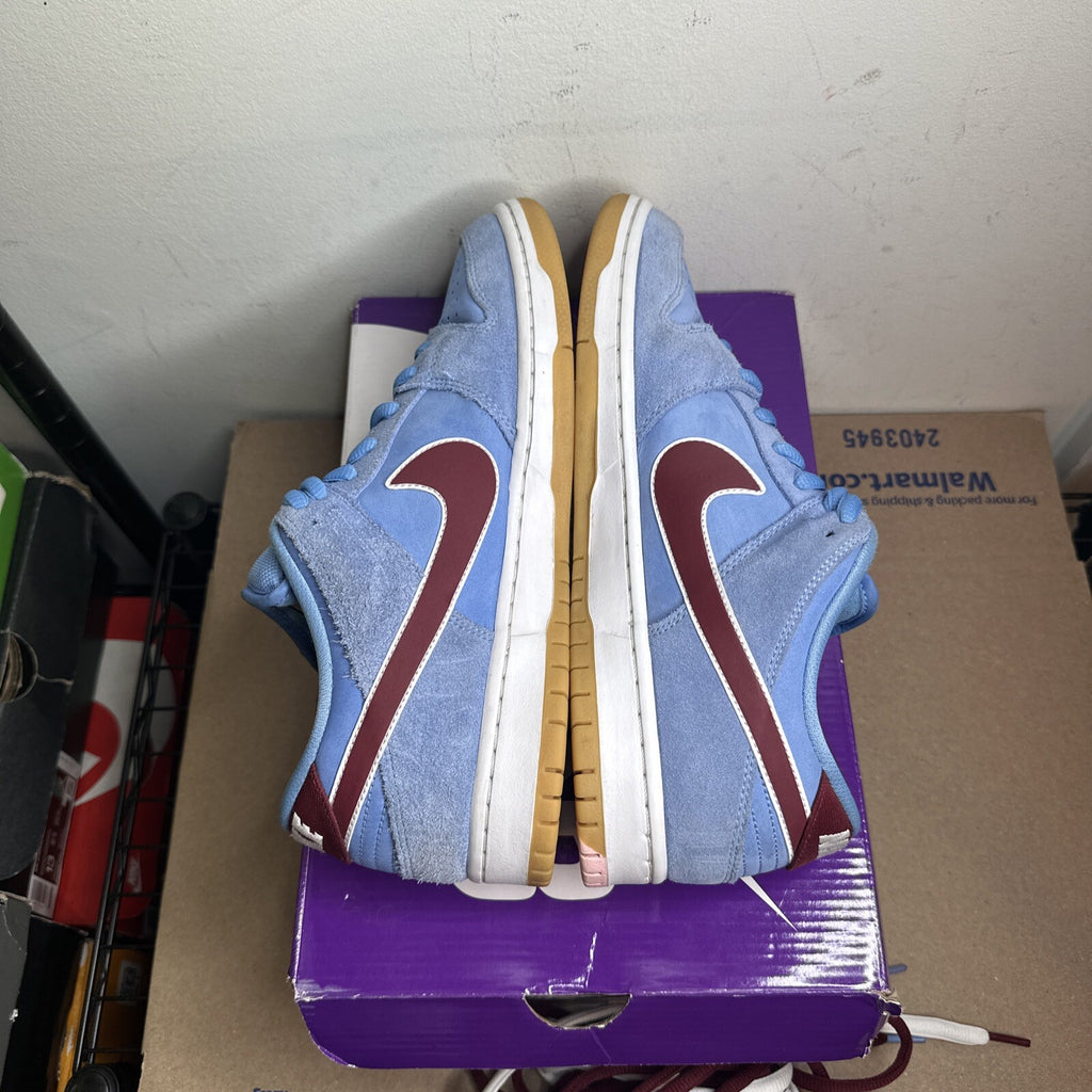 Nike SB Dunk Low Philadelphia Phillies