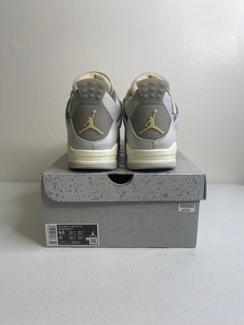 Jordan 4 Retro SE Craft Photon Dust