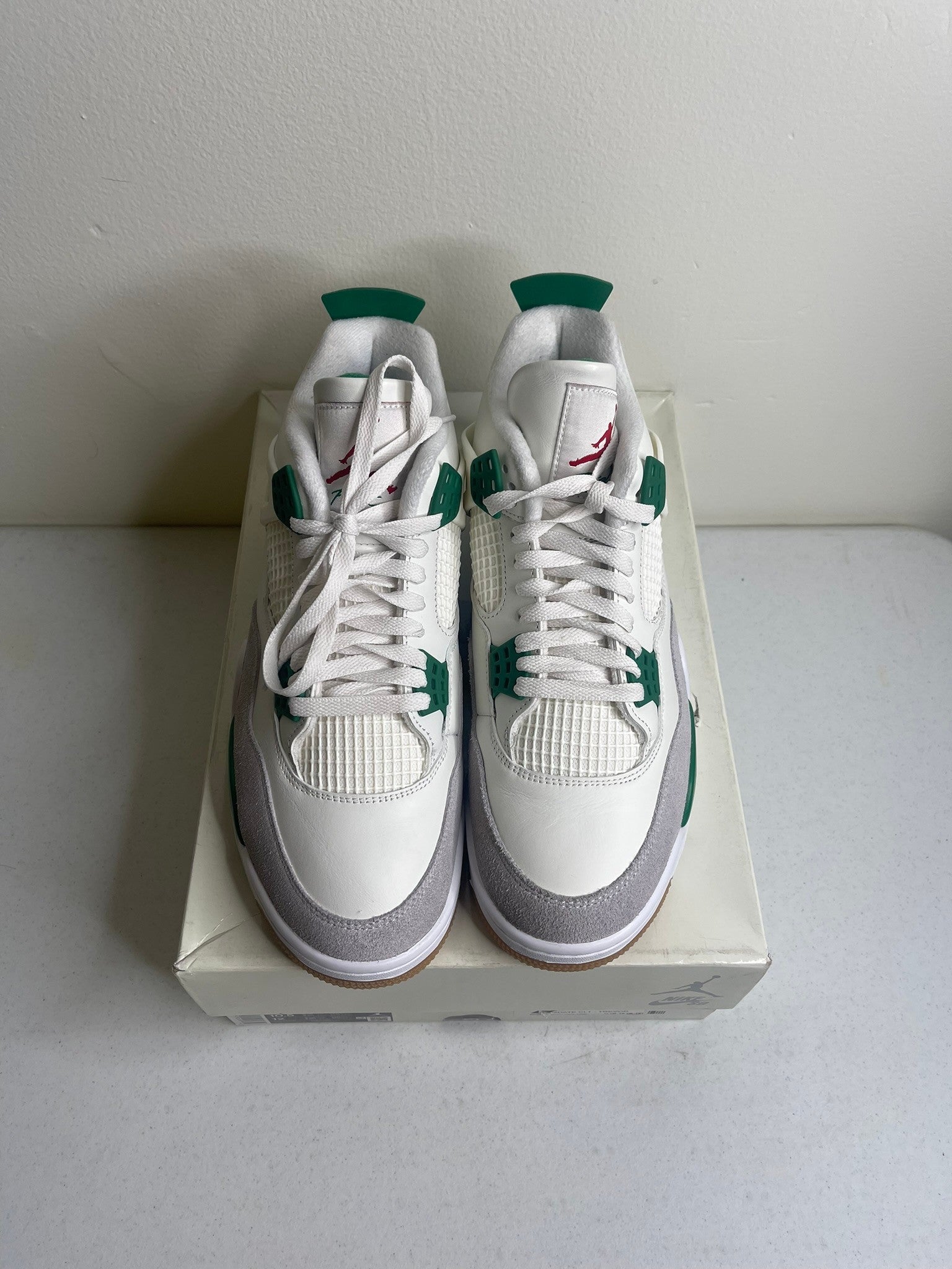 Jordan 4 Retro SB Pine Green