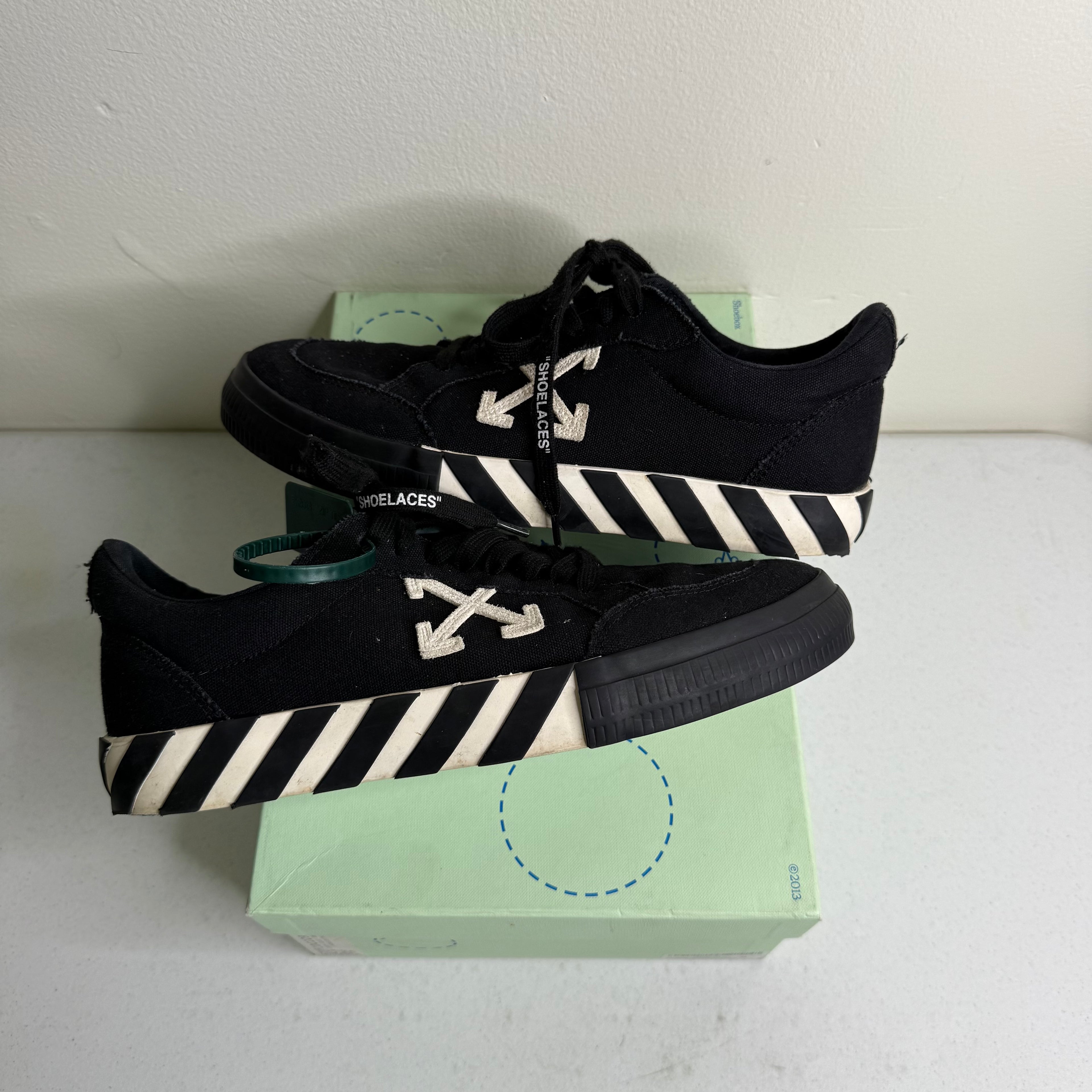 Off White Vulc Black