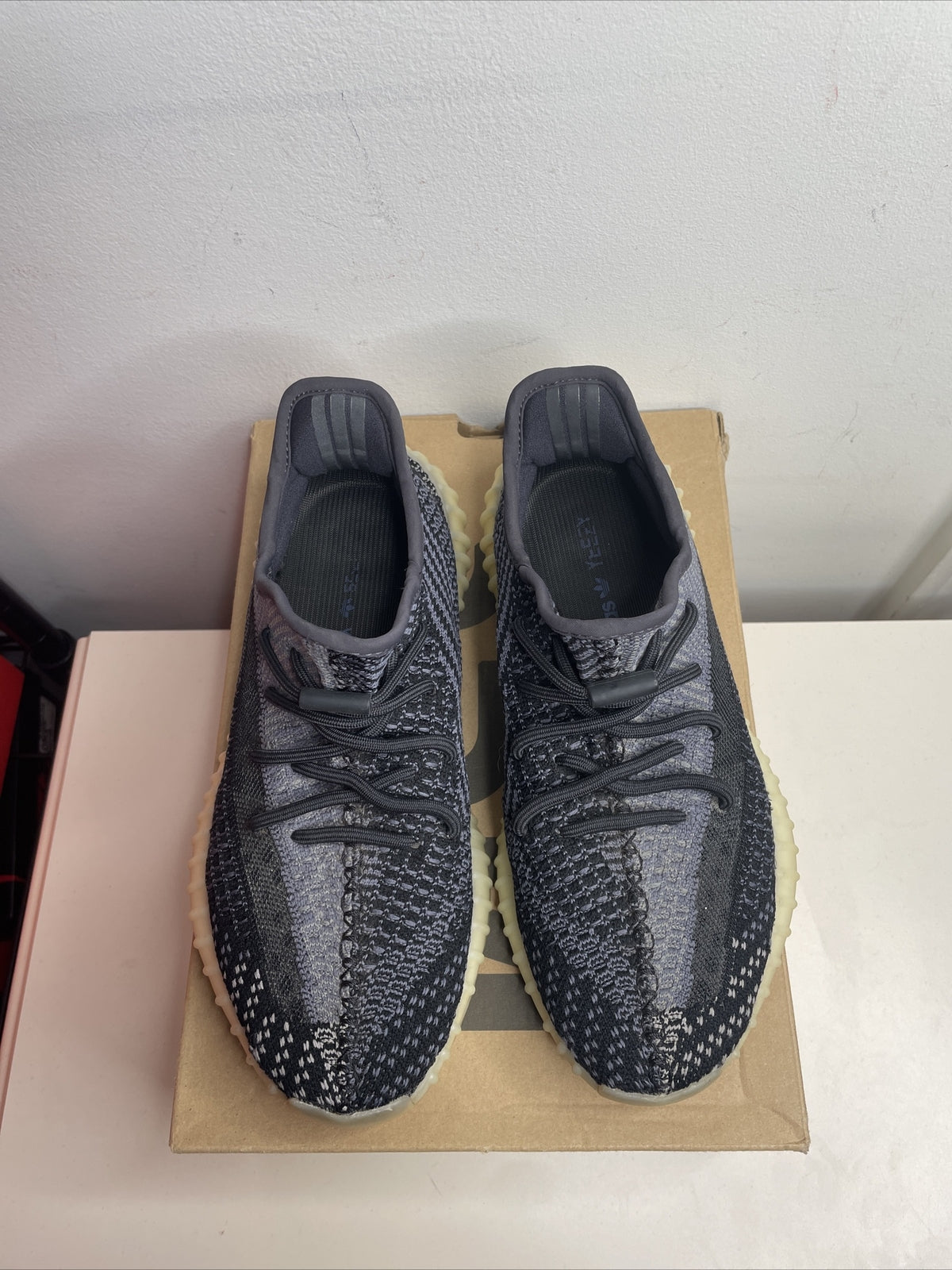 adidas Yeezy Boost 350 V2 Carbon