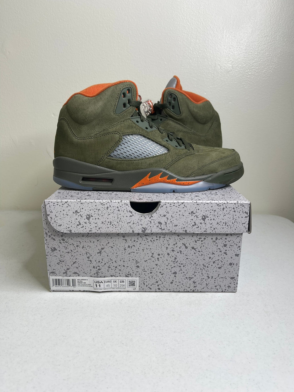 Size 11 - Jordan 5 Retro Olive (2024)