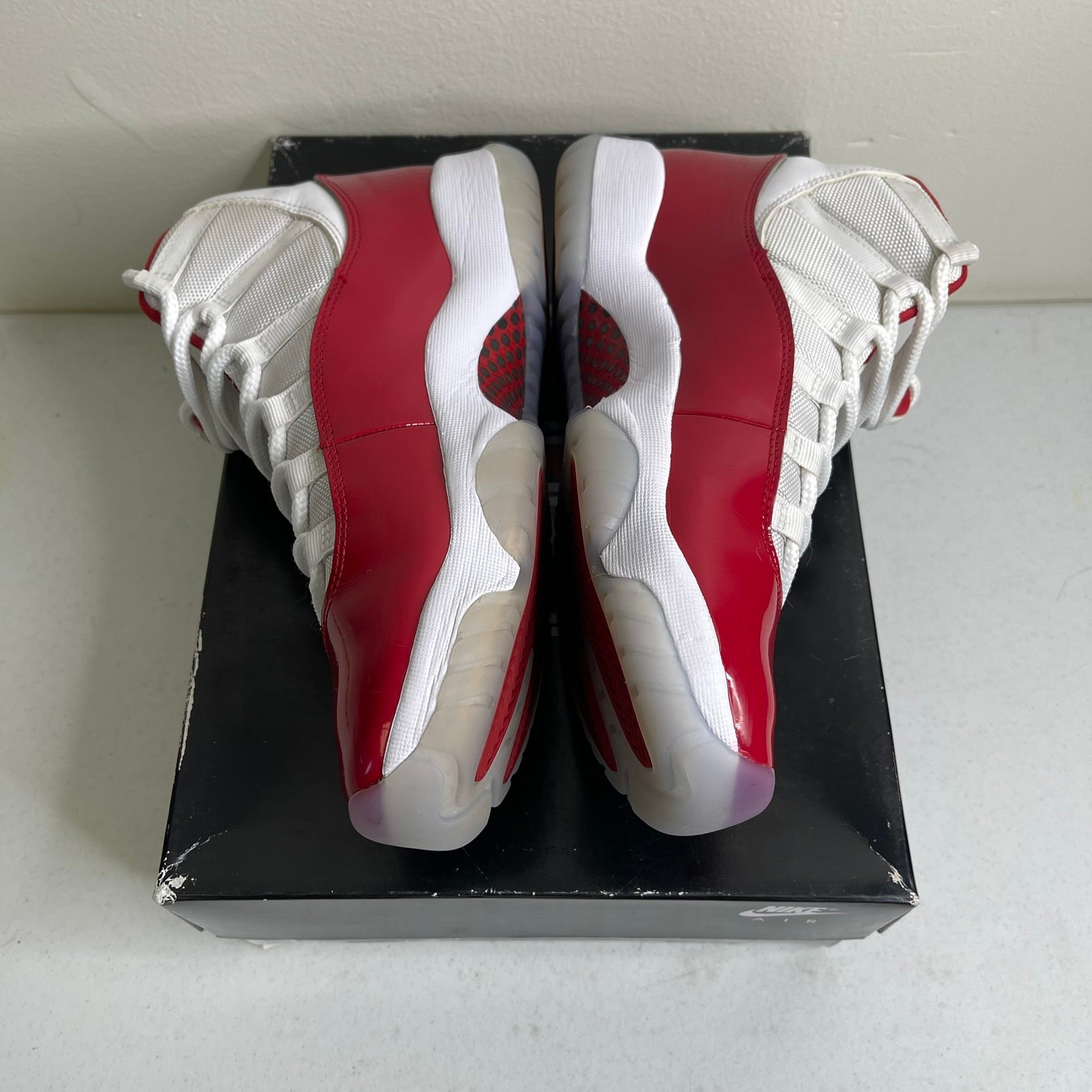 Jordan 11 Retro Cherry (2022)