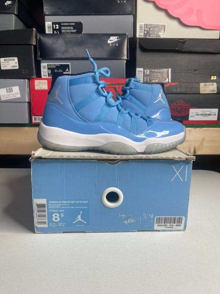 Jordan 11 Retro Pantone