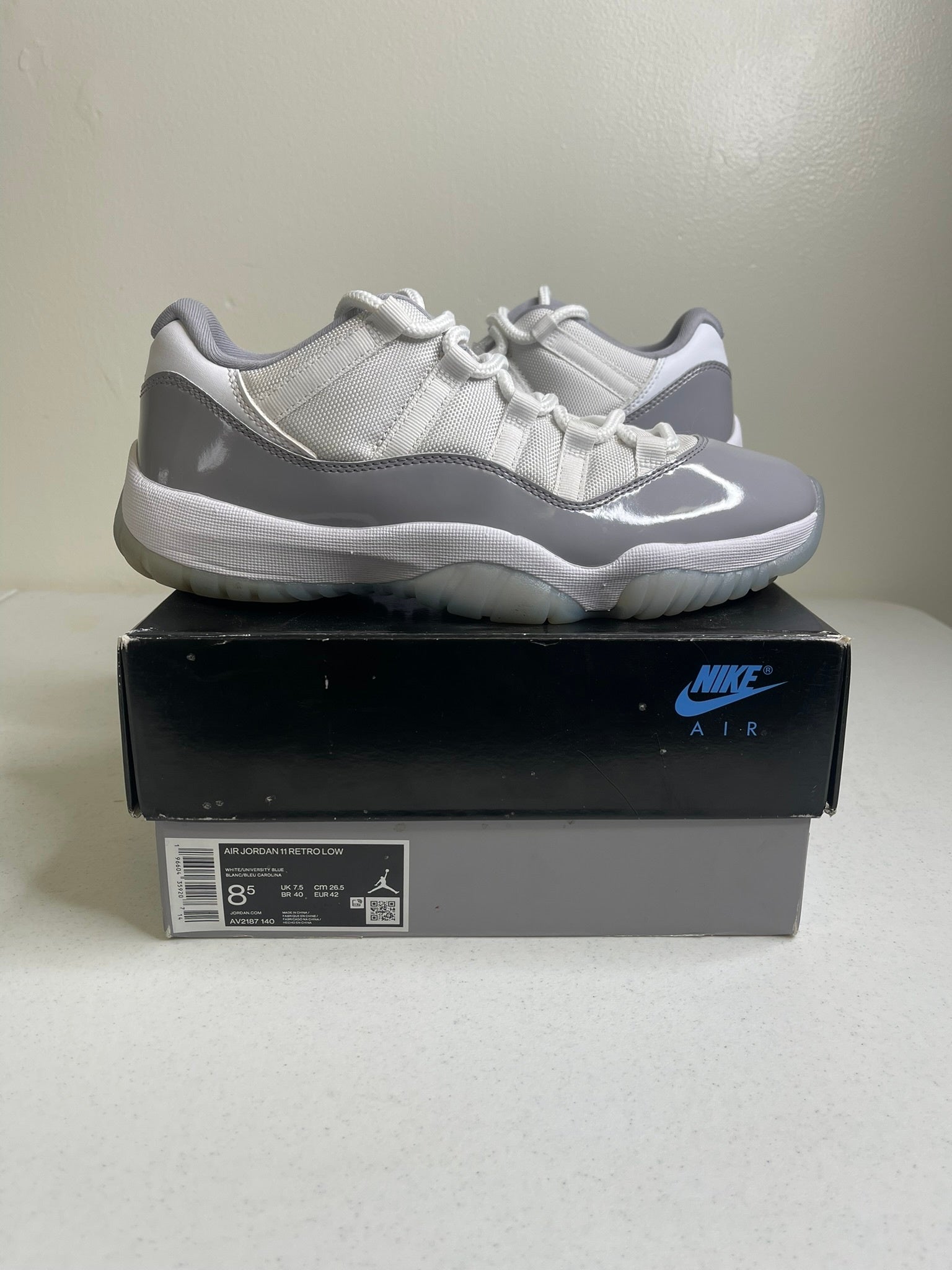 Jordan 11 Retro Low Cement Grey